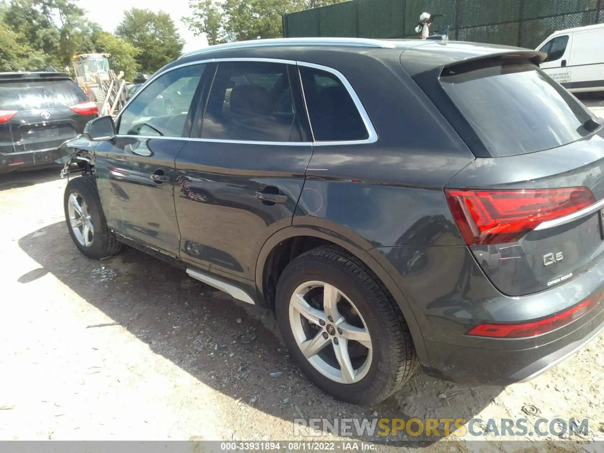 3 Photograph of a damaged car WA1AAAFY3M2014824 AUDI Q5 2021