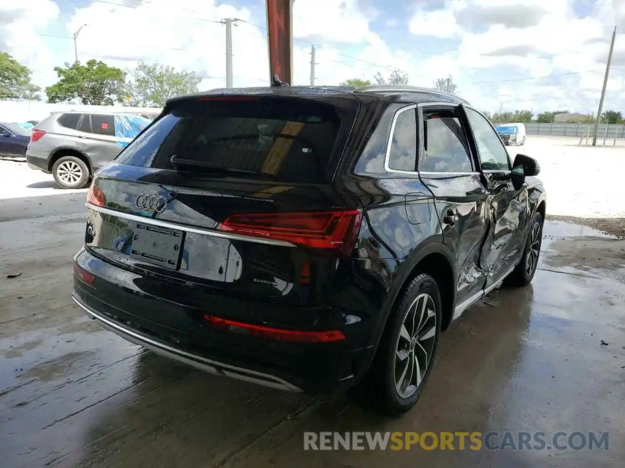 4 Photograph of a damaged car WA1AAAFY3M2107908 AUDI Q5 2021