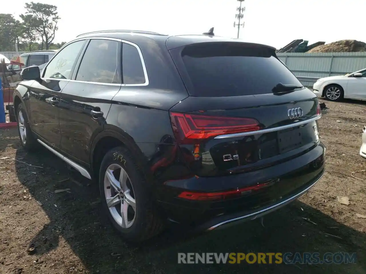 3 Photograph of a damaged car WA1AAAFY5M2111961 AUDI Q5 2021