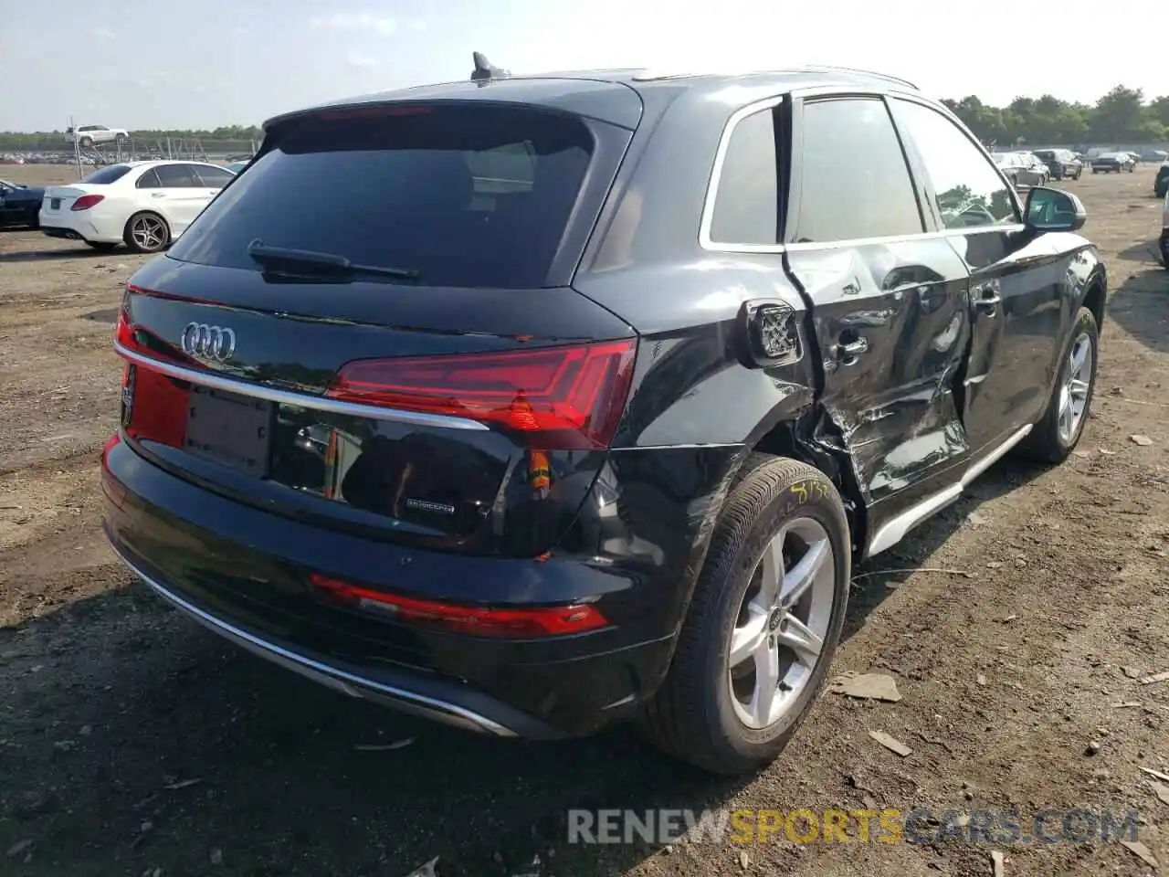 4 Photograph of a damaged car WA1AAAFY5M2111961 AUDI Q5 2021