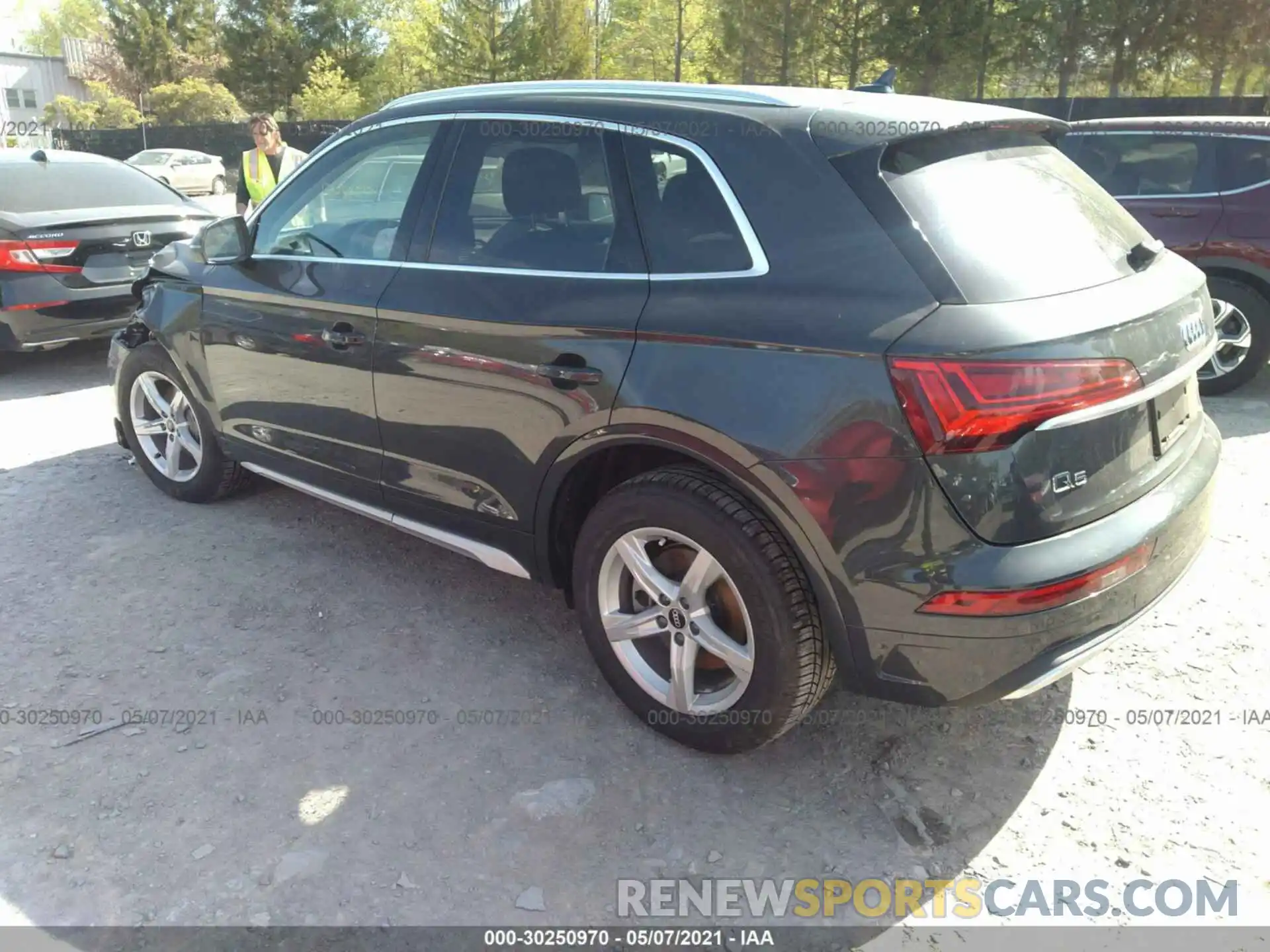 3 Photograph of a damaged car WA1AAAFY6M2004563 AUDI Q5 2021