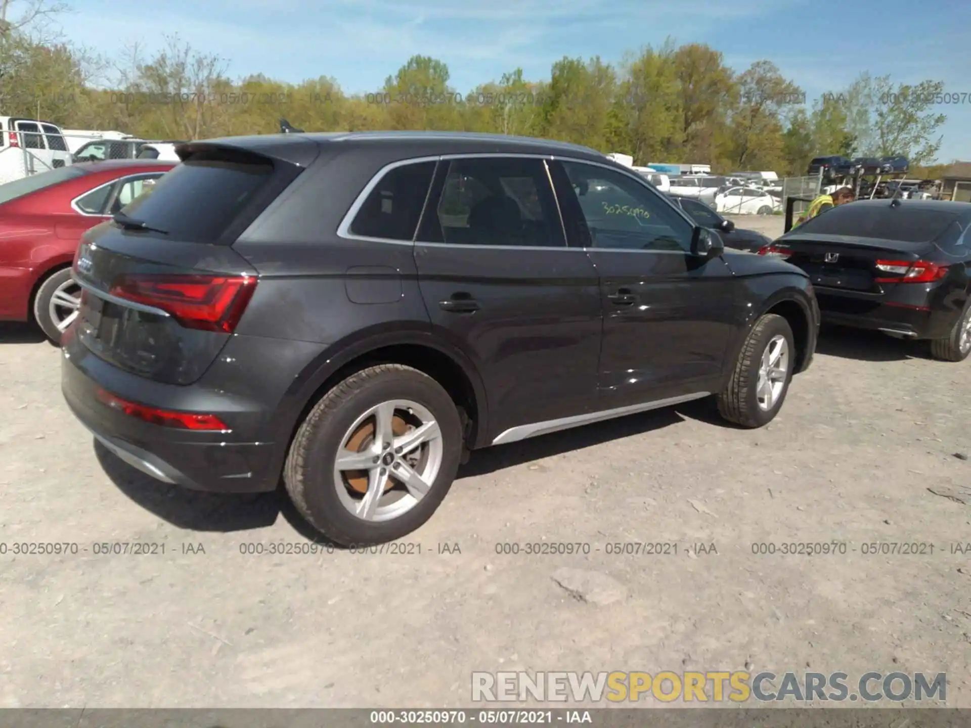 4 Photograph of a damaged car WA1AAAFY6M2004563 AUDI Q5 2021