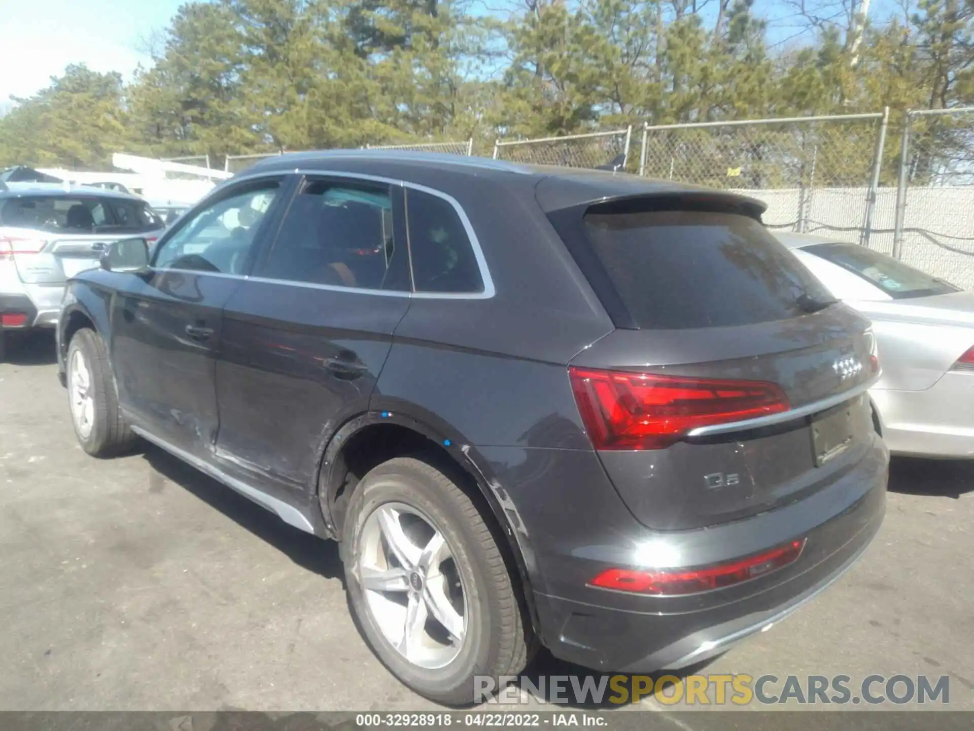 3 Photograph of a damaged car WA1AAAFY6M2020018 AUDI Q5 2021