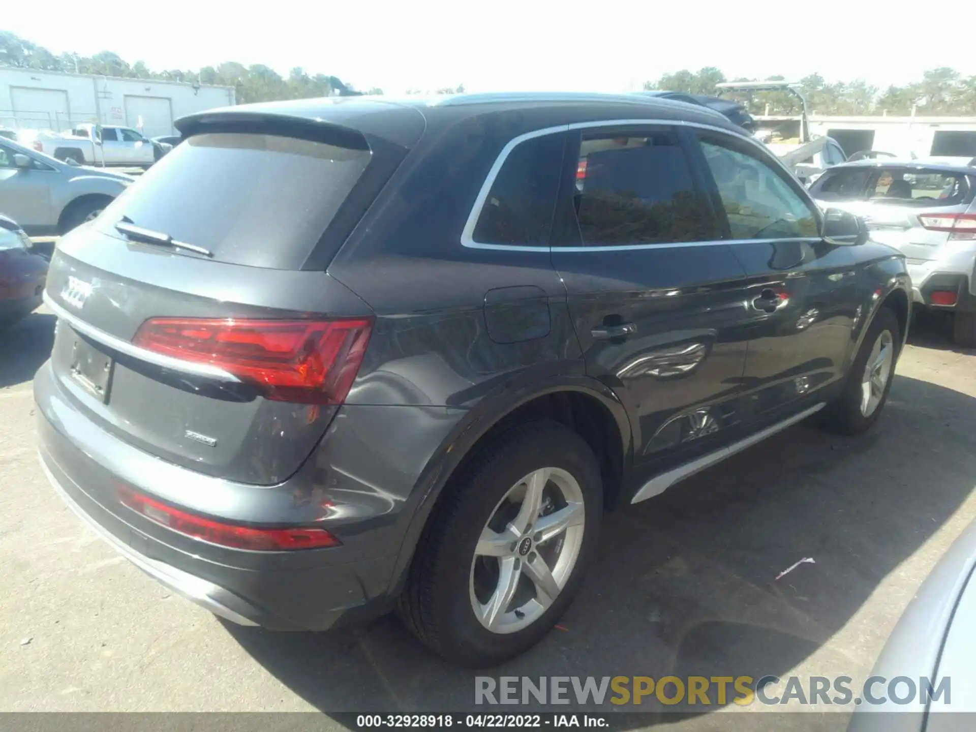 4 Photograph of a damaged car WA1AAAFY6M2020018 AUDI Q5 2021