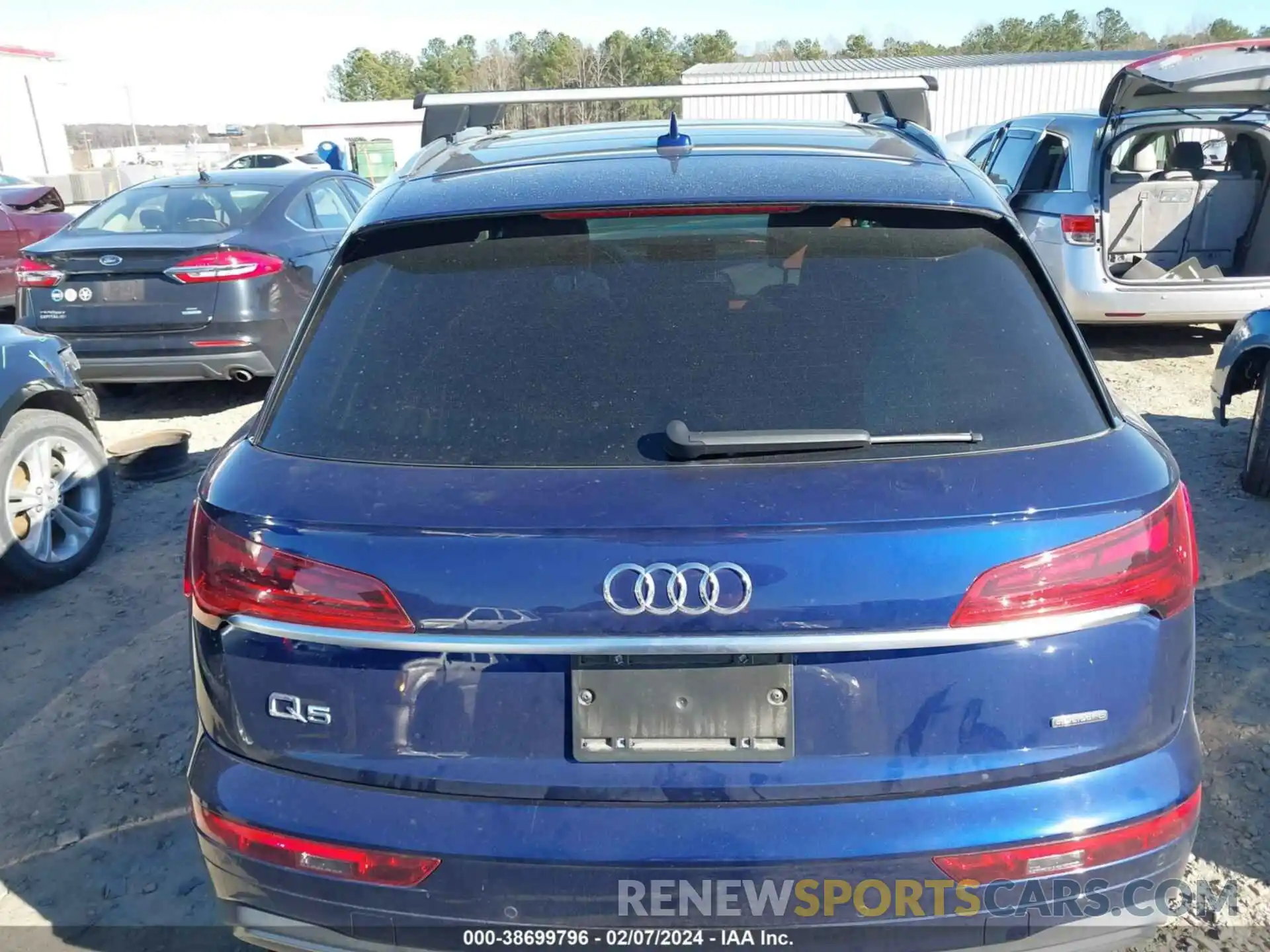 16 Photograph of a damaged car WA1AAAFY6M2093146 AUDI Q5 2021