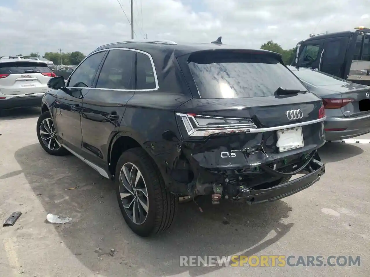 3 Photograph of a damaged car WA1AAAFY8M2033921 AUDI Q5 2021