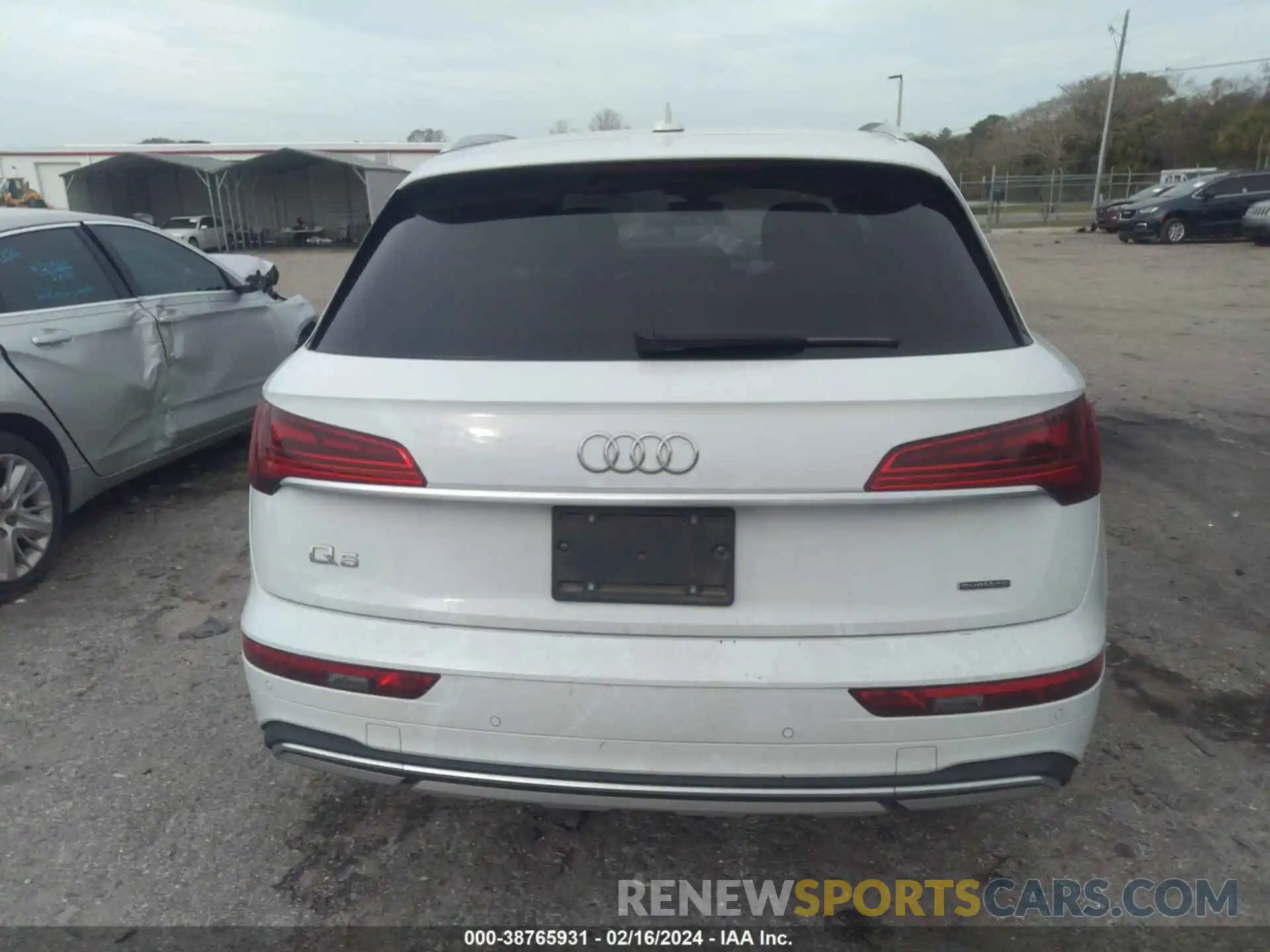 16 Photograph of a damaged car WA1AAAFY8M2131007 AUDI Q5 2021