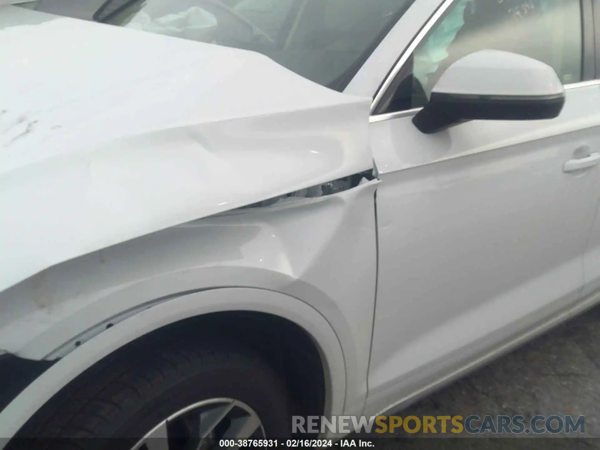 19 Photograph of a damaged car WA1AAAFY8M2131007 AUDI Q5 2021