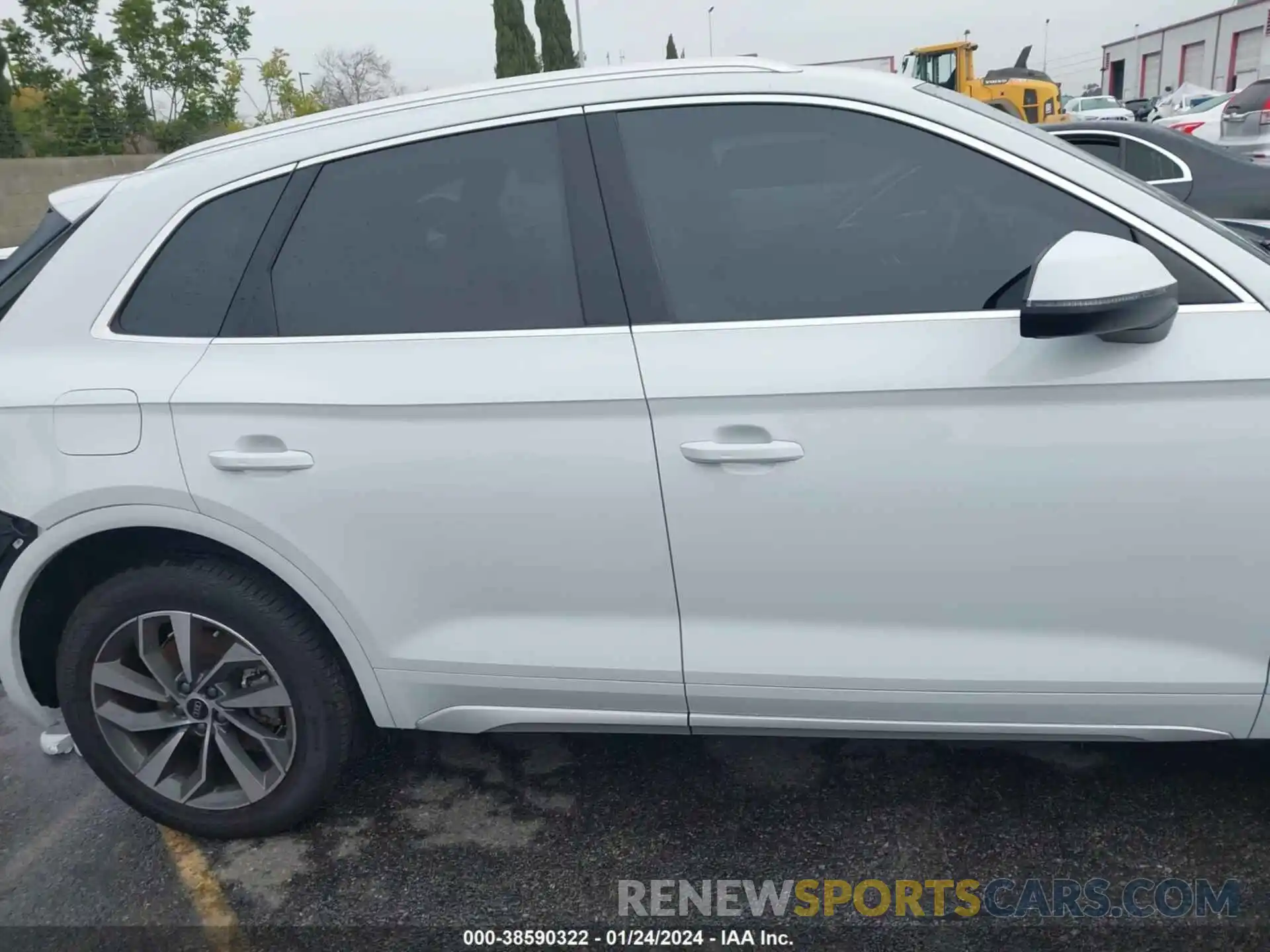 13 Photograph of a damaged car WA1AAAFY9M2032387 AUDI Q5 2021