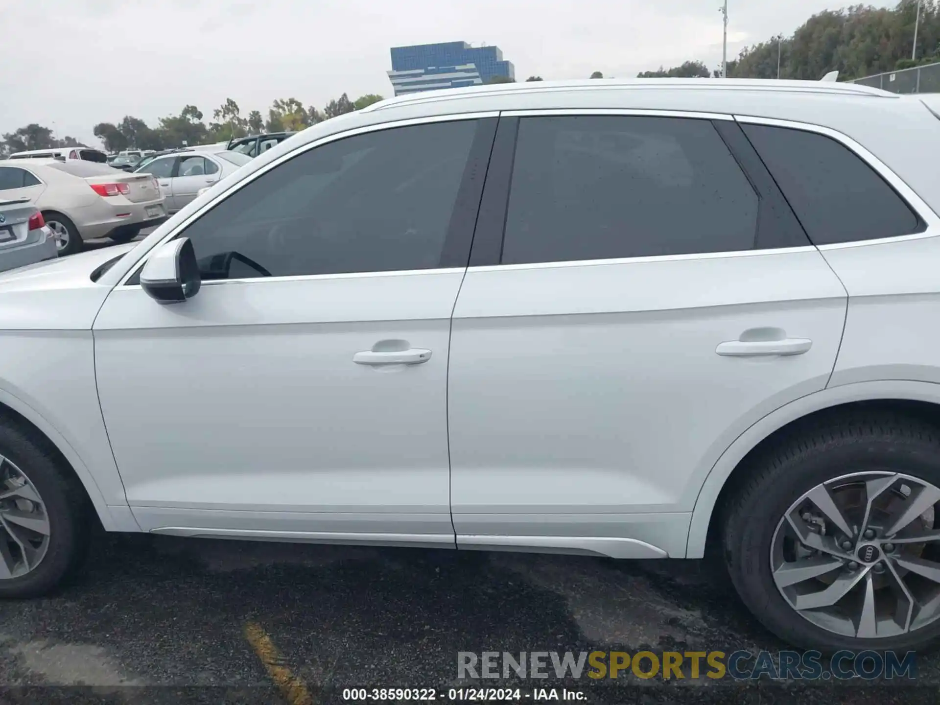 14 Photograph of a damaged car WA1AAAFY9M2032387 AUDI Q5 2021