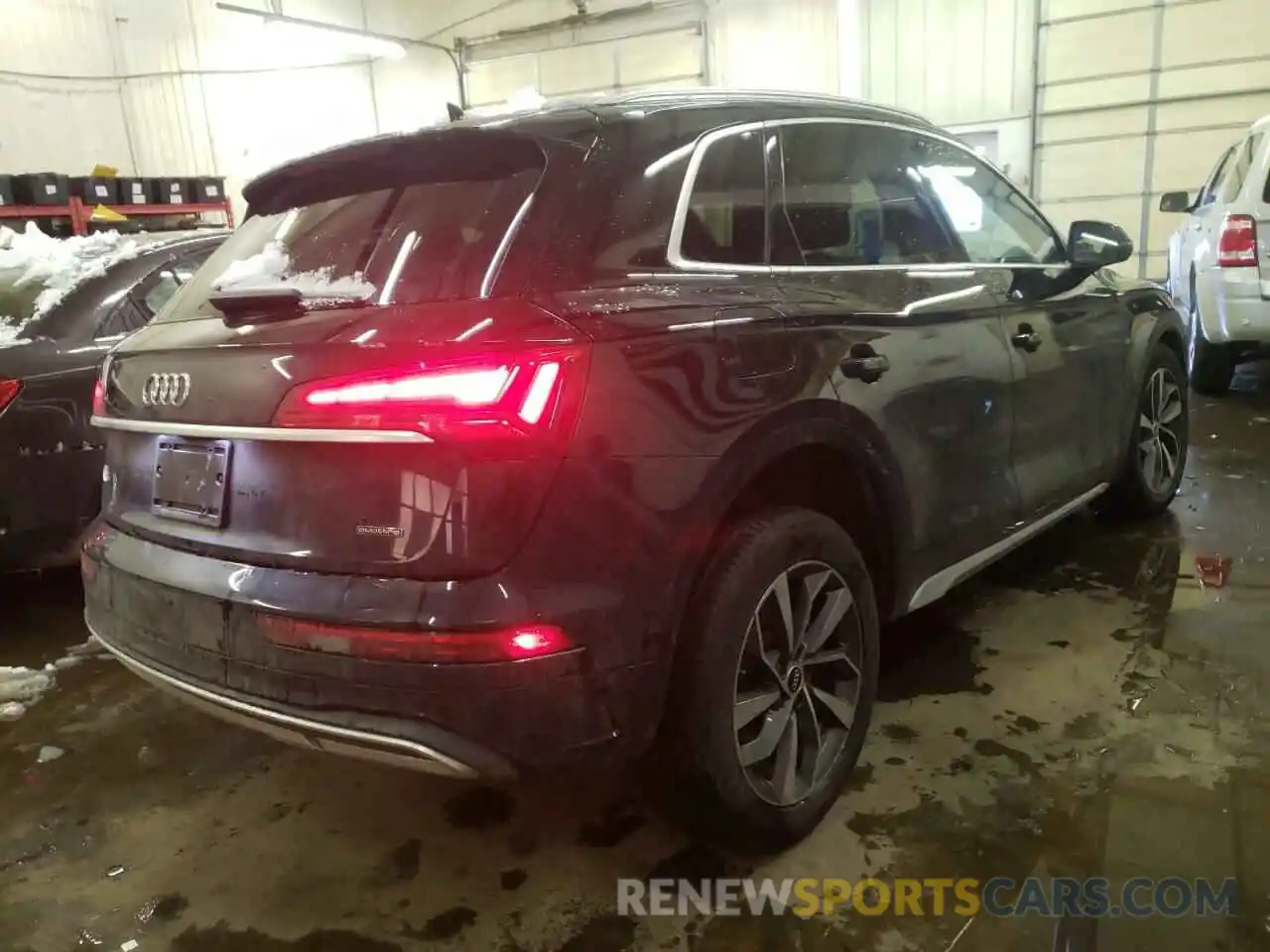 4 Photograph of a damaged car WA1AAAFY9M2140735 AUDI Q5 2021