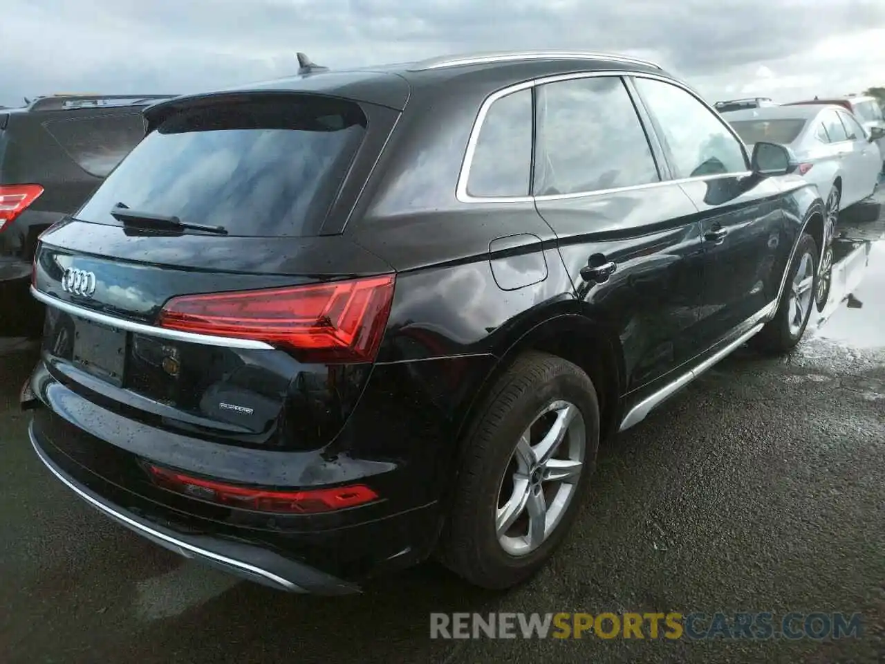 4 Photograph of a damaged car WA1AAAFYXM2021964 AUDI Q5 2021