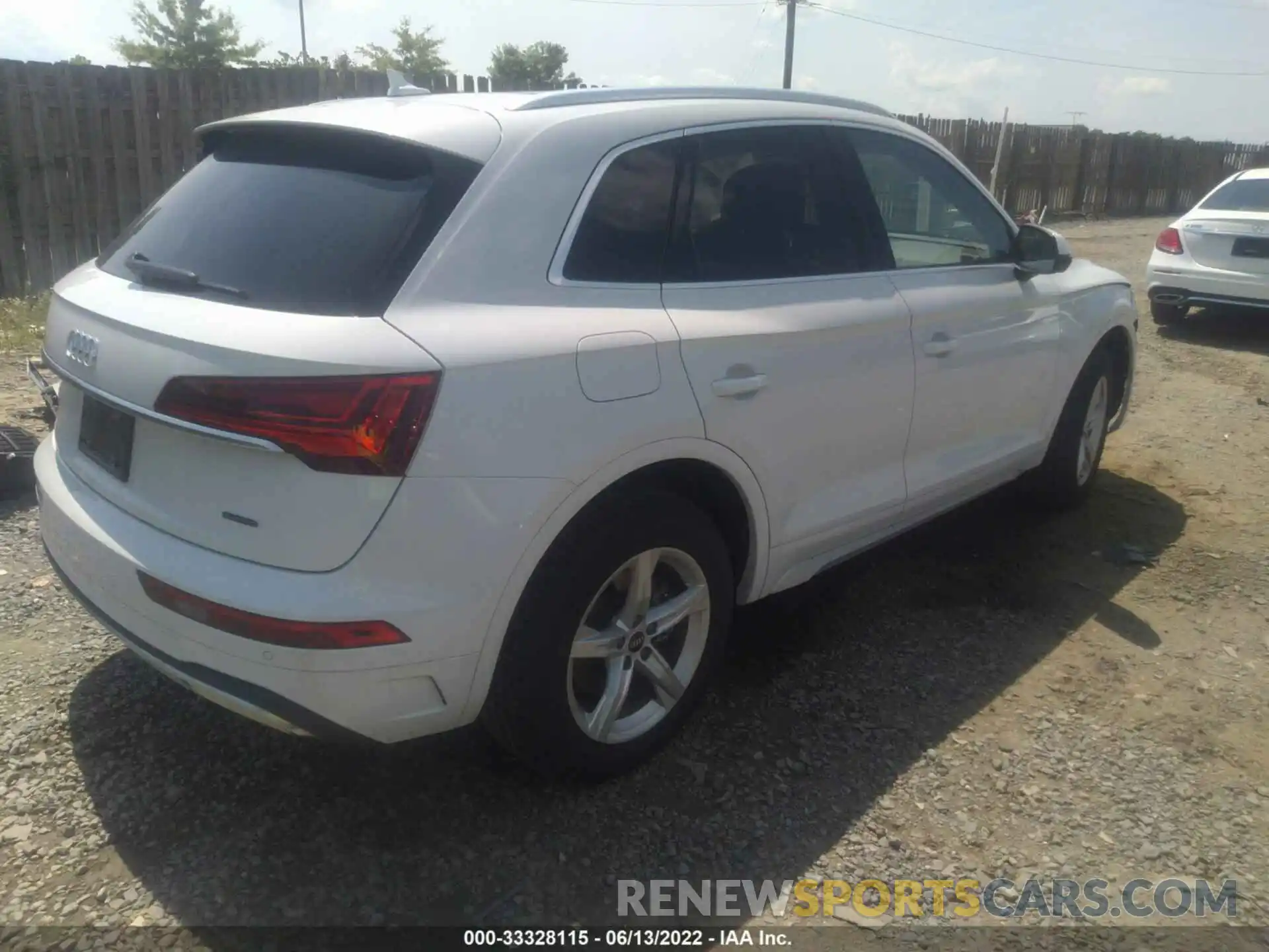 4 Photograph of a damaged car WA1AAAFYXM2044113 AUDI Q5 2021