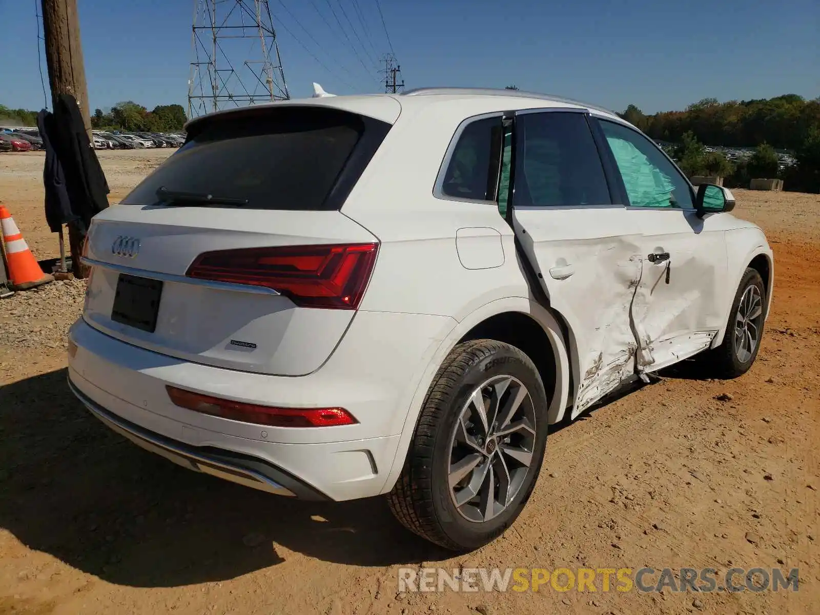 4 Photograph of a damaged car WA1AAAFYXM2134703 AUDI Q5 2021