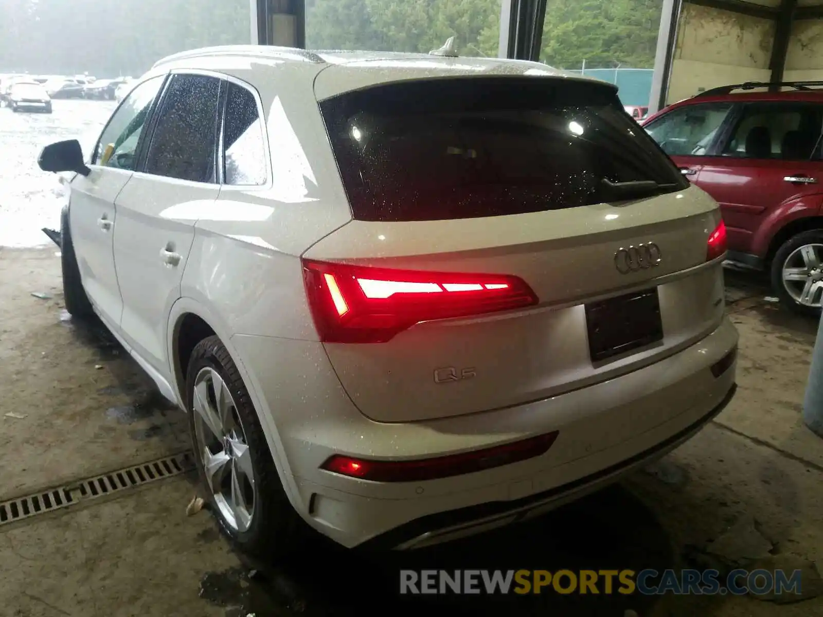 3 Photograph of a damaged car WA1BAAFY0M2004238 AUDI Q5 2021