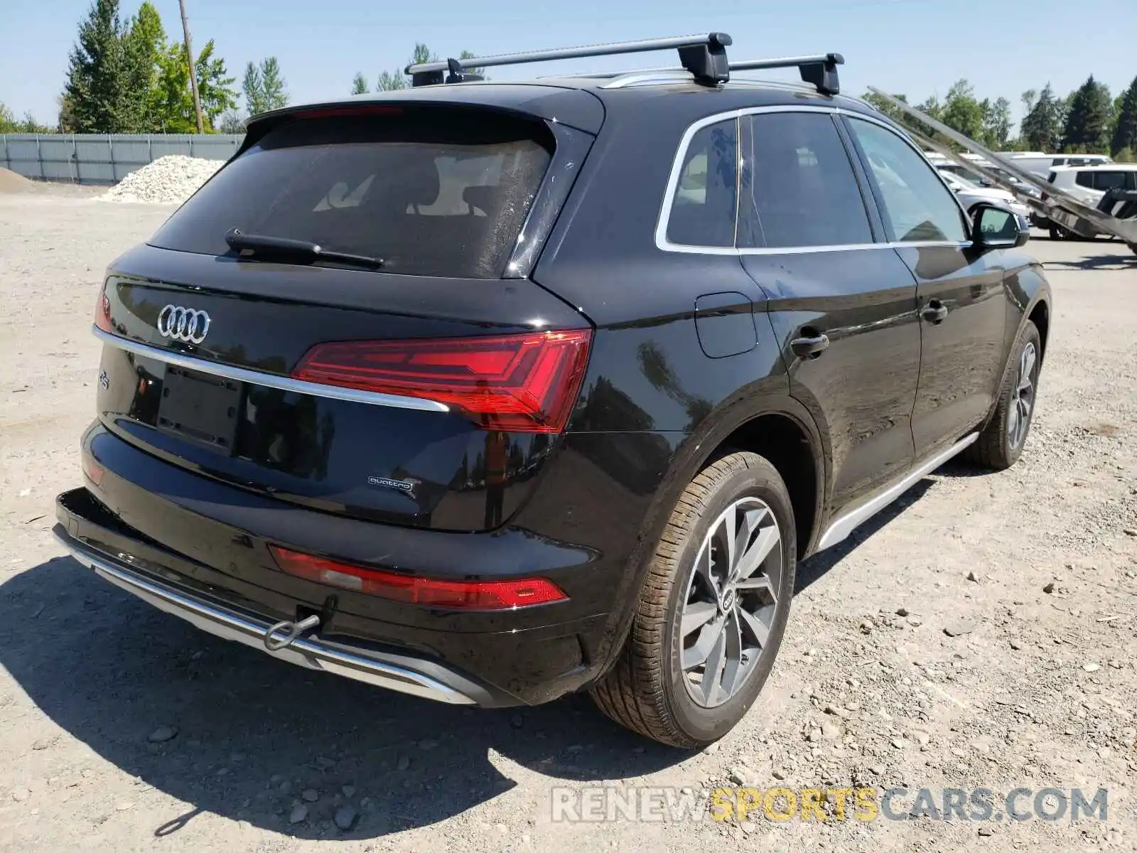 4 Photograph of a damaged car WA1BAAFY0M2017068 AUDI Q5 2021