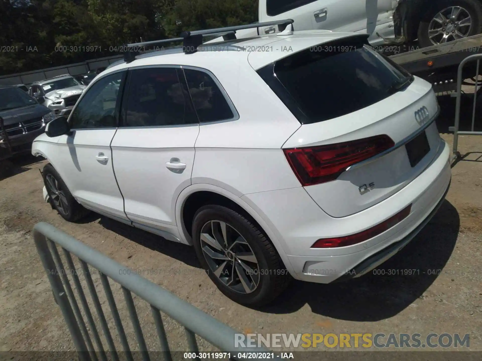 3 Photograph of a damaged car WA1BAAFY0M2023100 AUDI Q5 2021