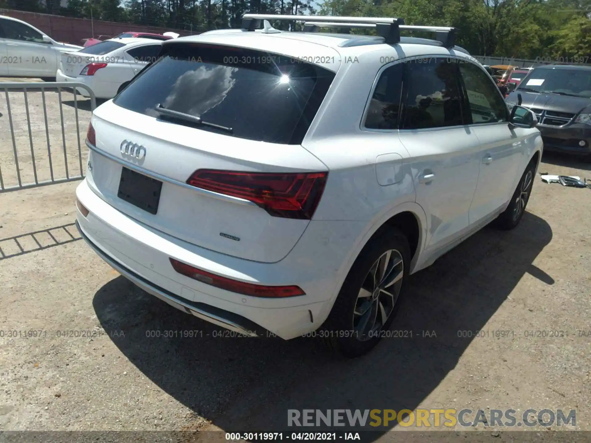 4 Photograph of a damaged car WA1BAAFY0M2023100 AUDI Q5 2021