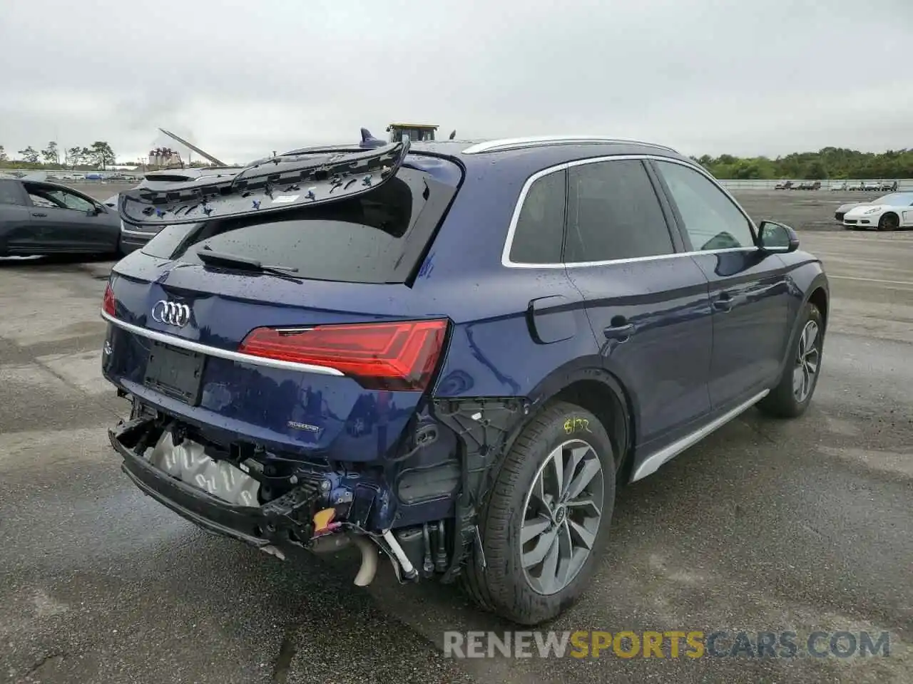 4 Photograph of a damaged car WA1BAAFY0M2040592 AUDI Q5 2021