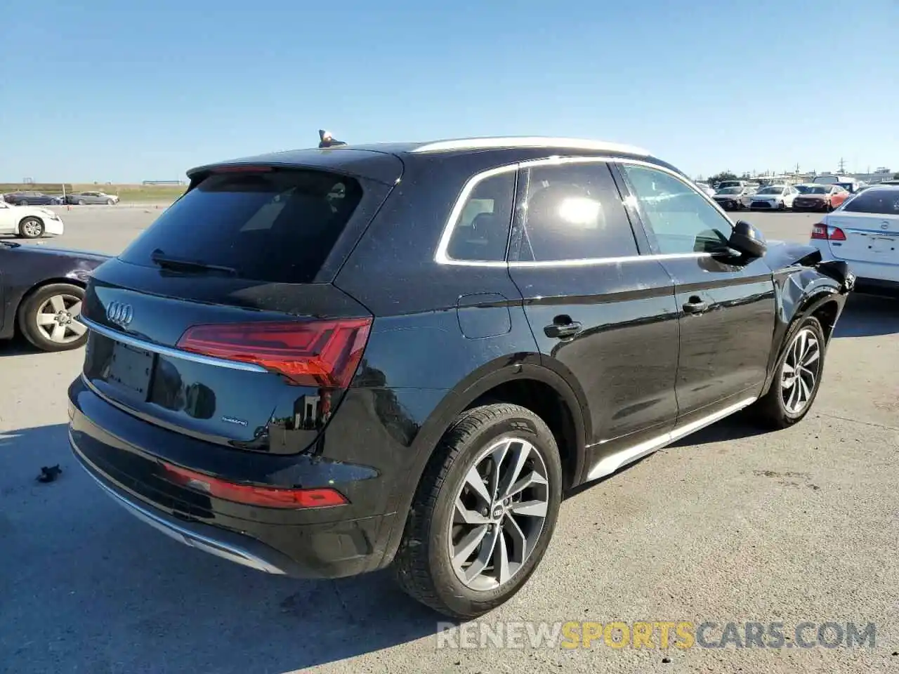 4 Photograph of a damaged car WA1BAAFY0M2103318 AUDI Q5 2021