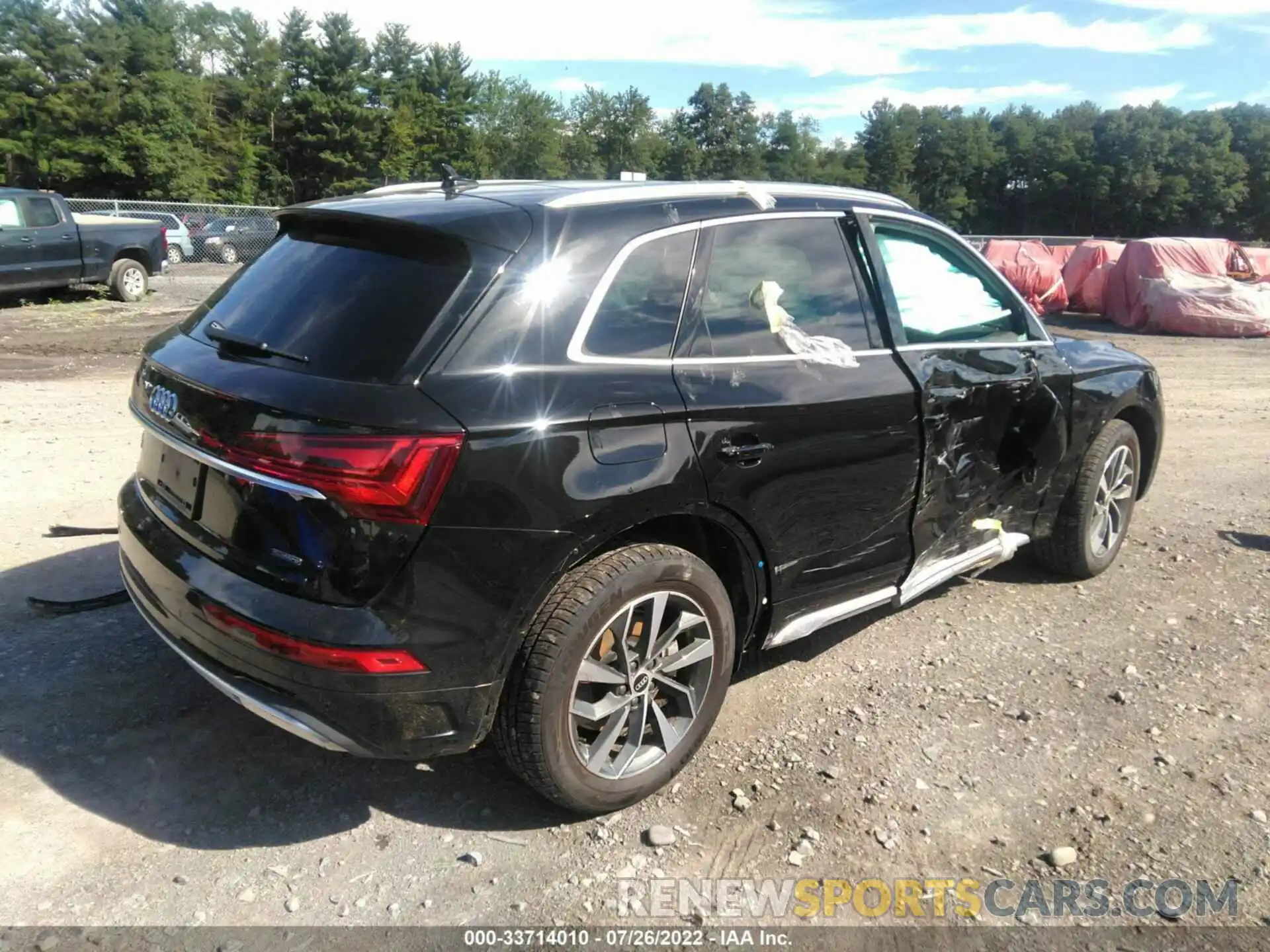 4 Photograph of a damaged car WA1BAAFY0M2137260 AUDI Q5 2021