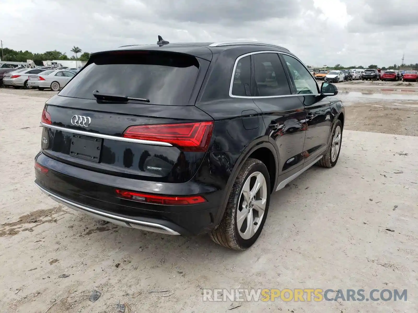 4 Photograph of a damaged car WA1BAAFY1M2032680 AUDI Q5 2021