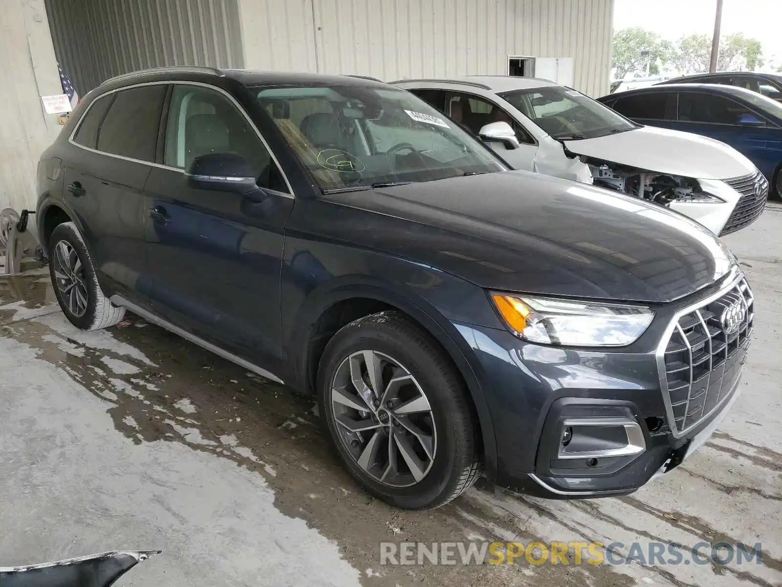 1 Photograph of a damaged car WA1BAAFY1M2053092 AUDI Q5 2021