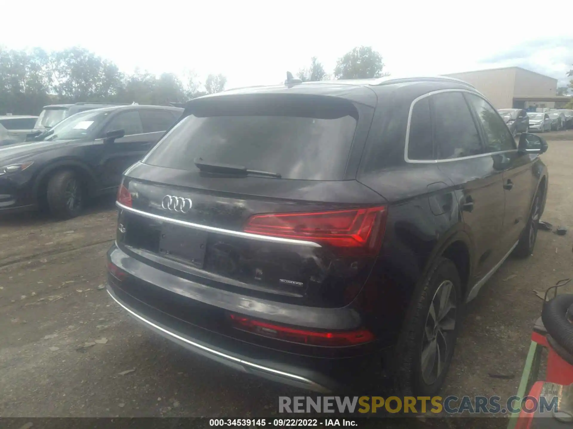 4 Photograph of a damaged car WA1BAAFY1M2064173 AUDI Q5 2021