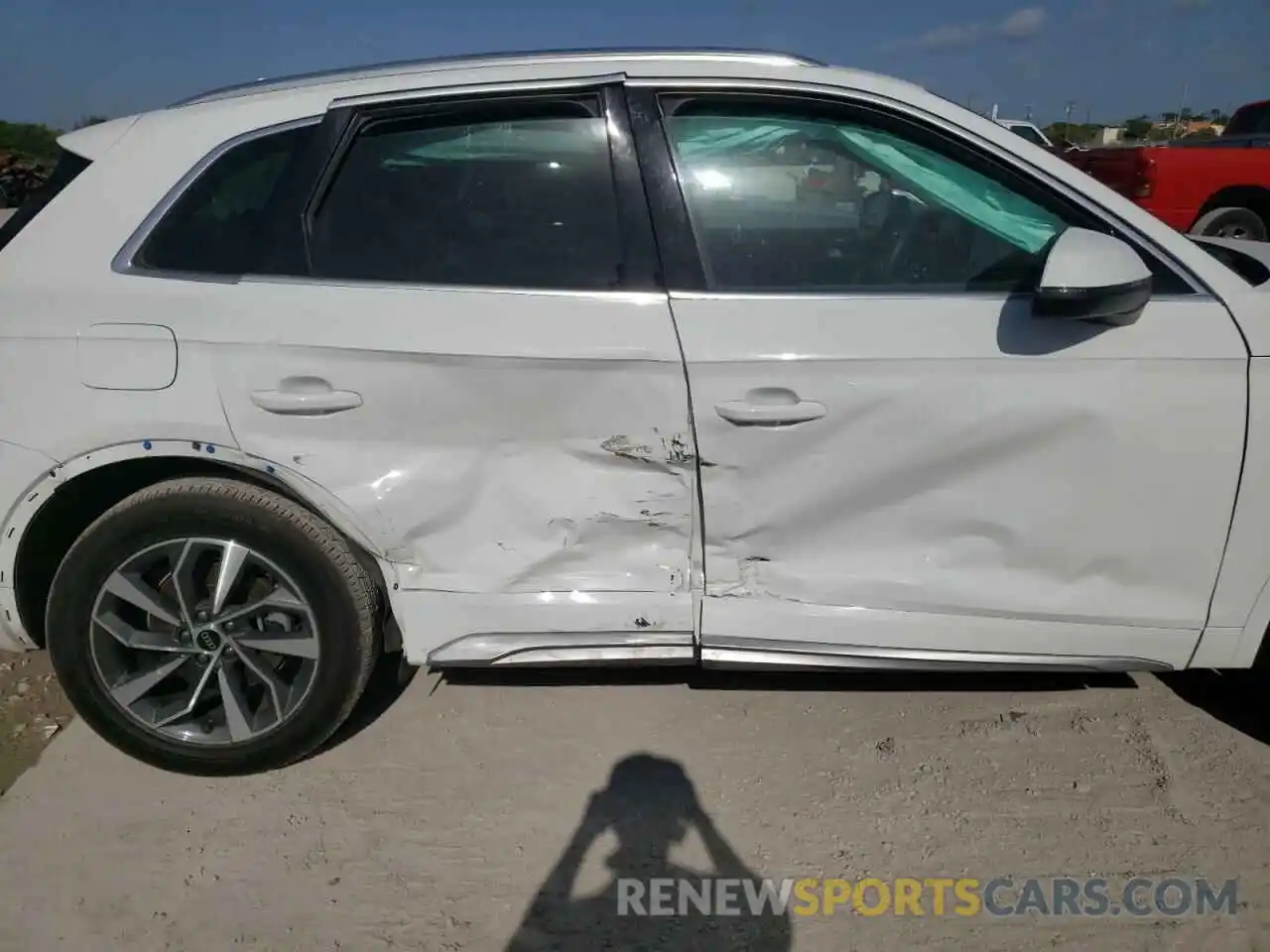 9 Photograph of a damaged car WA1BAAFY1M2068482 AUDI Q5 2021