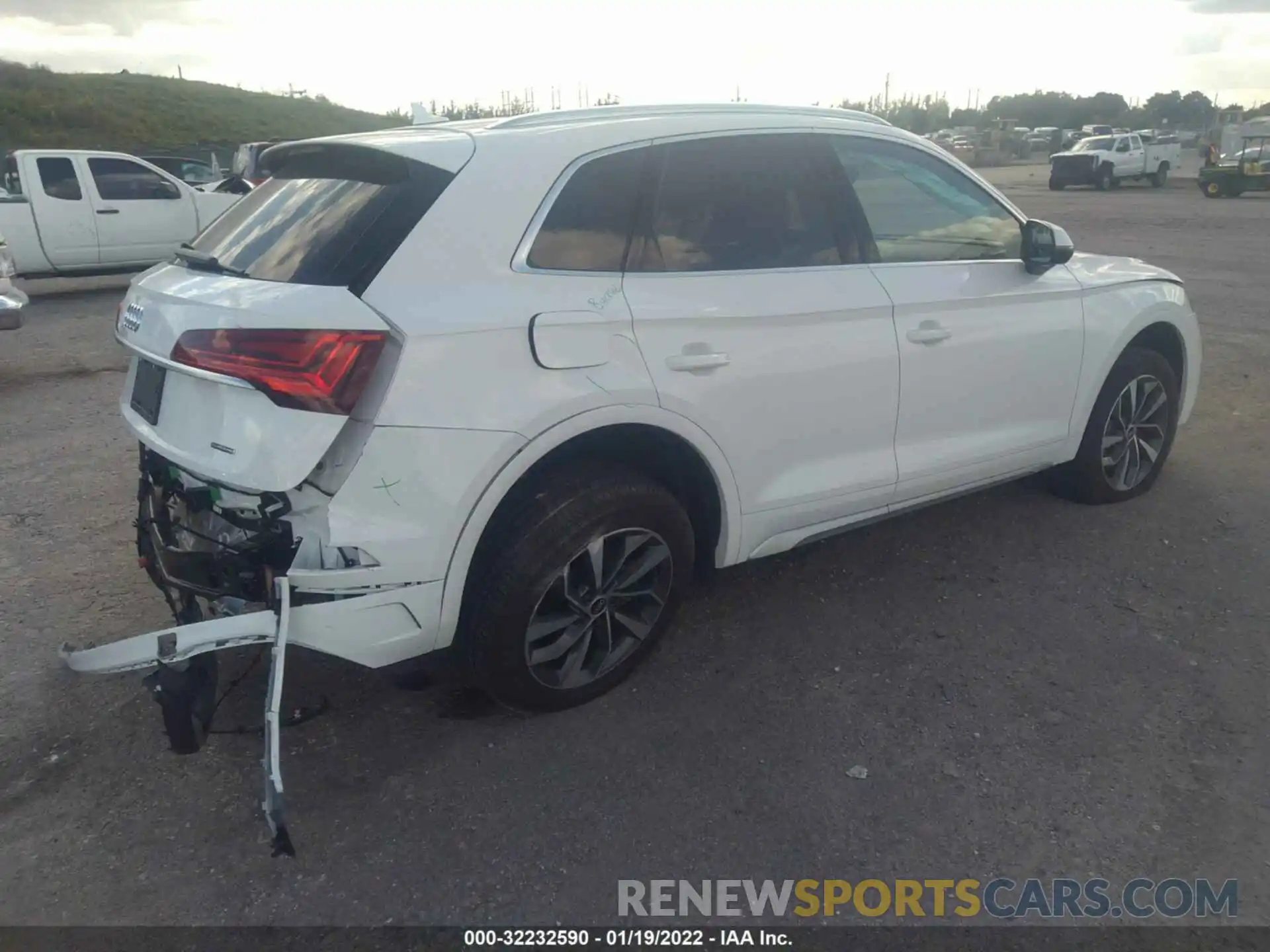 4 Photograph of a damaged car WA1BAAFY1M2068840 AUDI Q5 2021