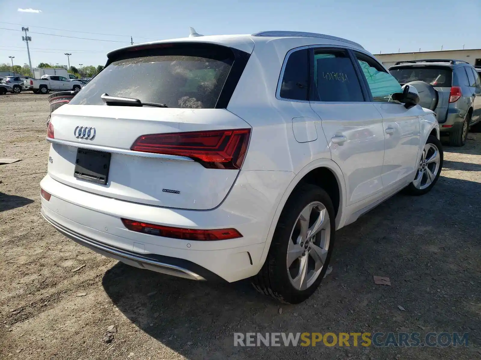 4 Photograph of a damaged car WA1BAAFY2M2003172 AUDI Q5 2021