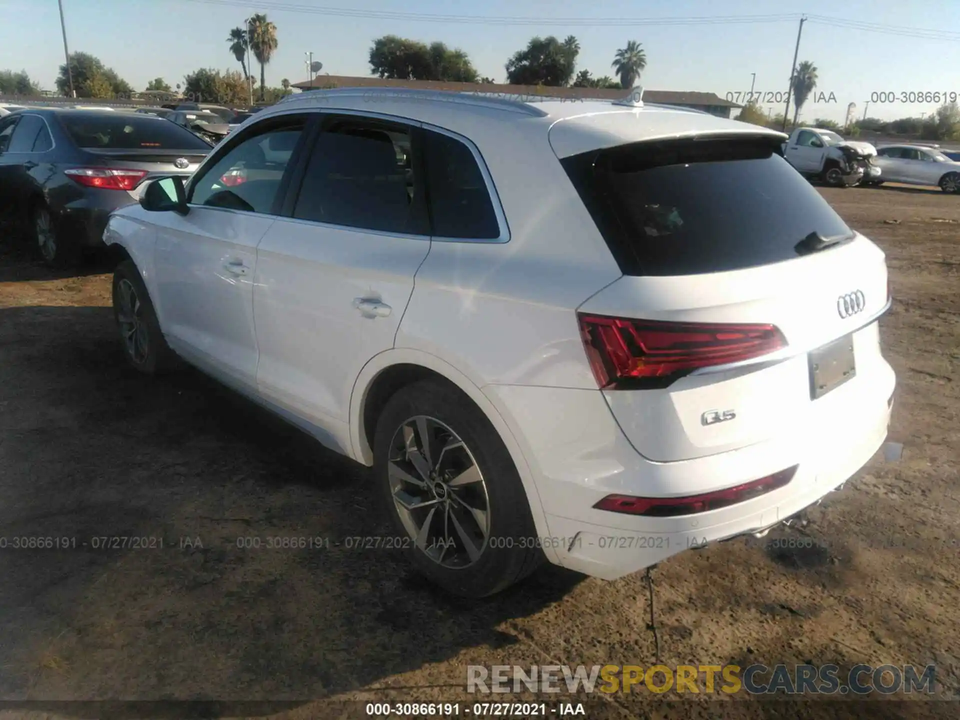 3 Photograph of a damaged car WA1BAAFY2M2004001 AUDI Q5 2021