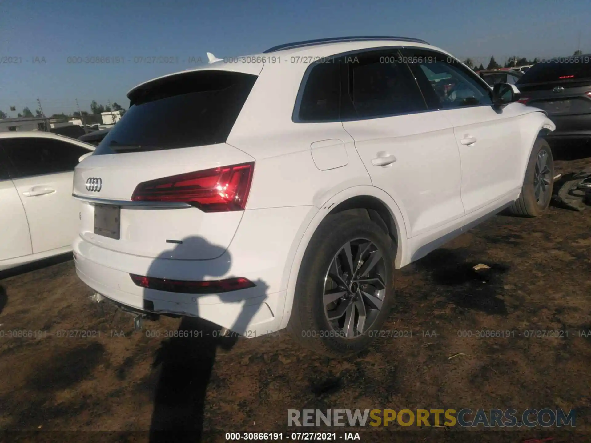 4 Photograph of a damaged car WA1BAAFY2M2004001 AUDI Q5 2021