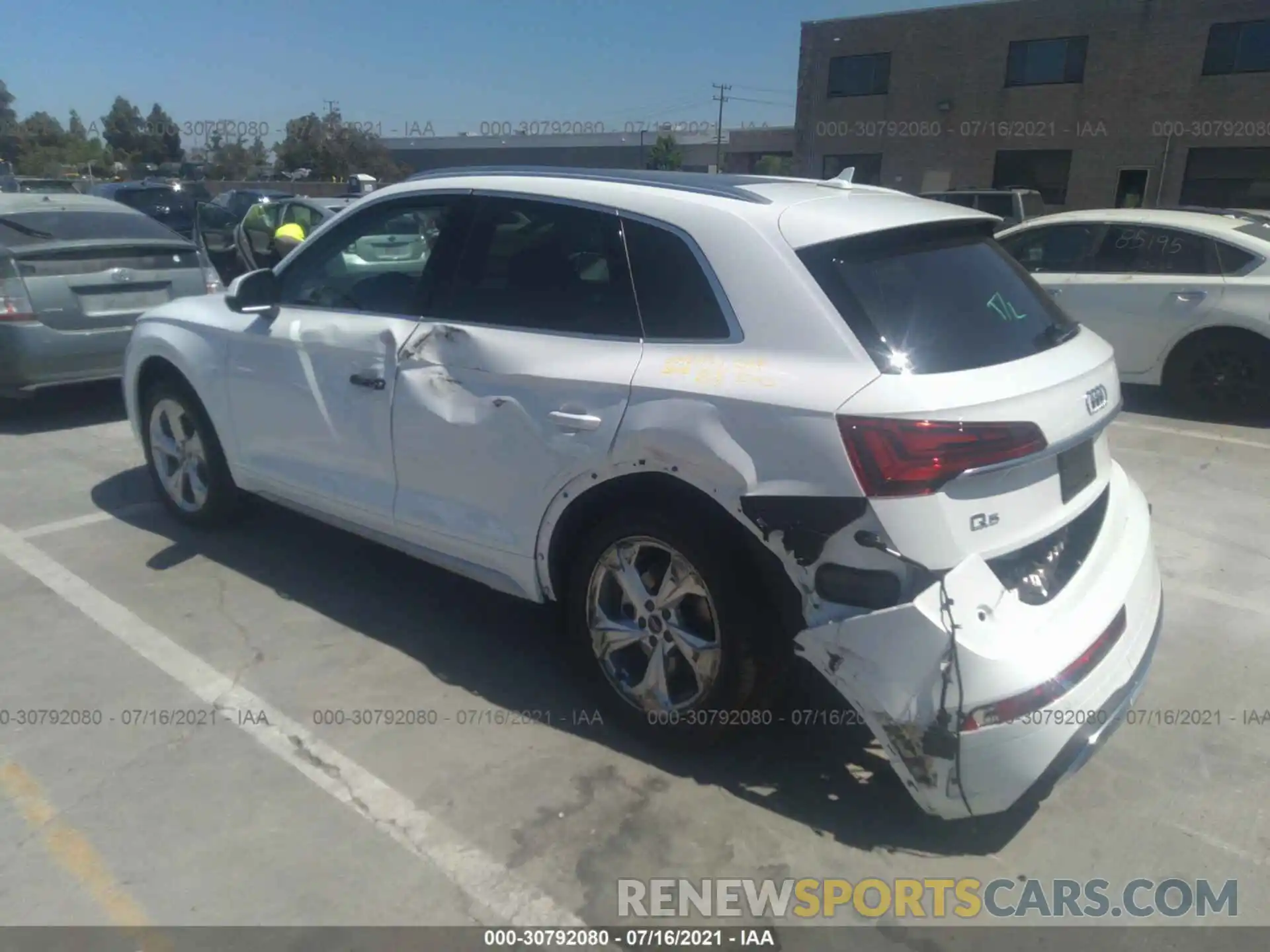 3 Photograph of a damaged car WA1BAAFY2M2106379 AUDI Q5 2021