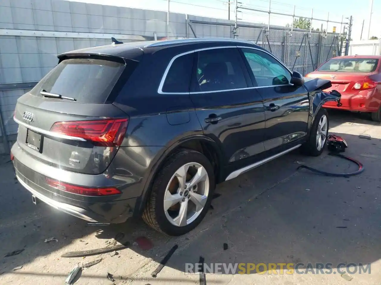 4 Photograph of a damaged car WA1BAAFY3M2016254 AUDI Q5 2021