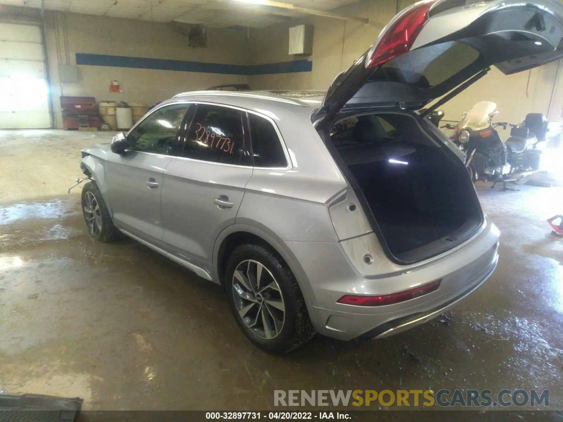 3 Photograph of a damaged car WA1BAAFY3M2025097 AUDI Q5 2021