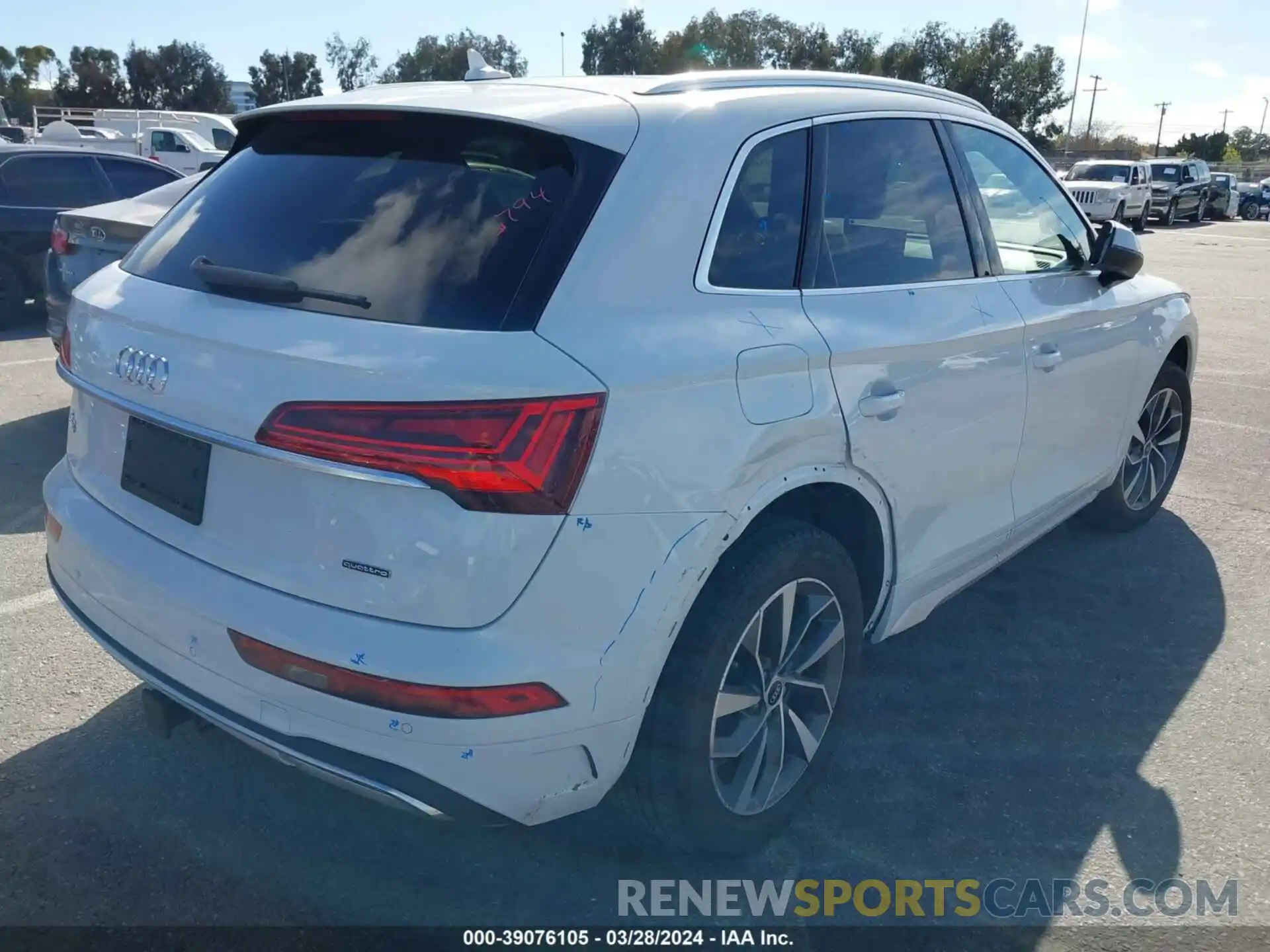 4 Photograph of a damaged car WA1BAAFY3M2084814 AUDI Q5 2021