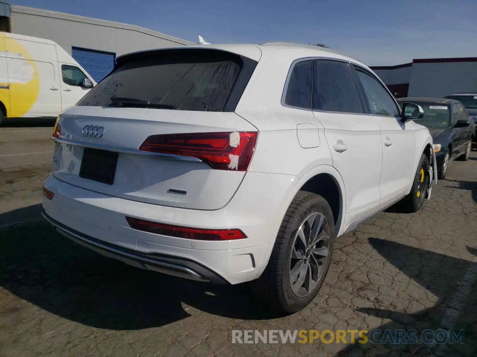 4 Photograph of a damaged car WA1BAAFY3M2109596 AUDI Q5 2021