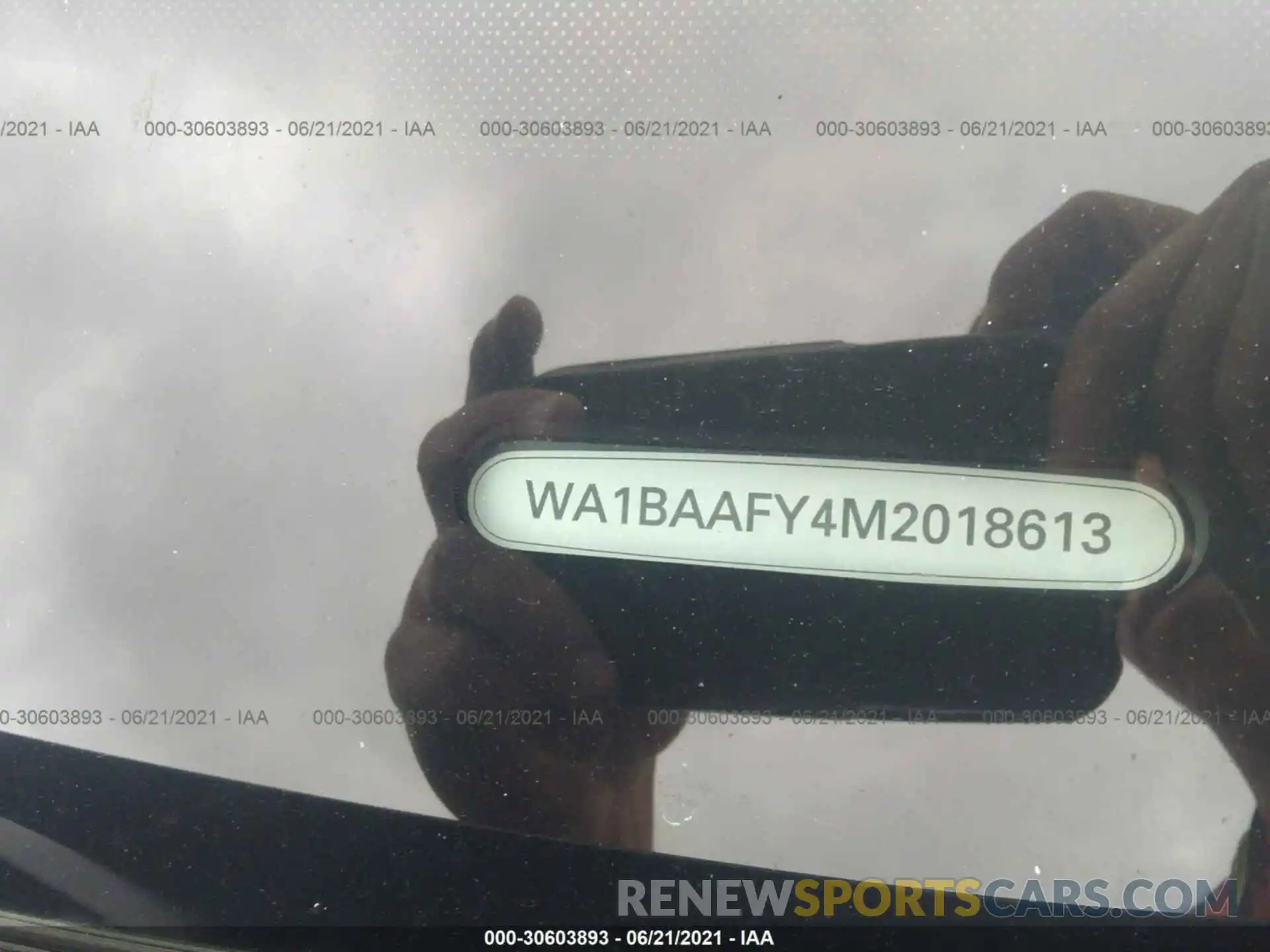 9 Photograph of a damaged car WA1BAAFY4M2018613 AUDI Q5 2021