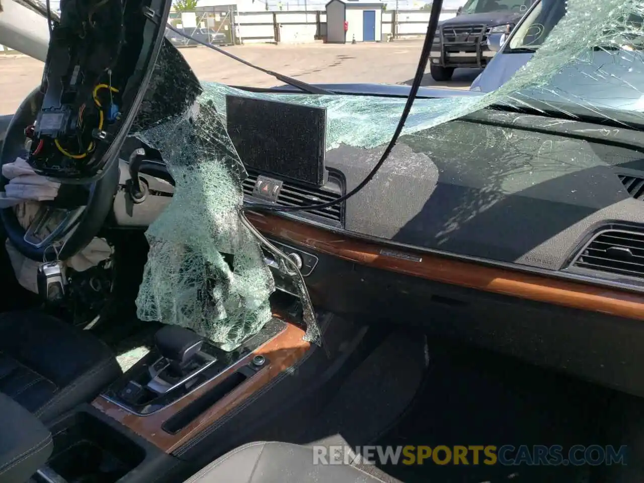 9 Photograph of a damaged car WA1BAAFY4M2020328 AUDI Q5 2021