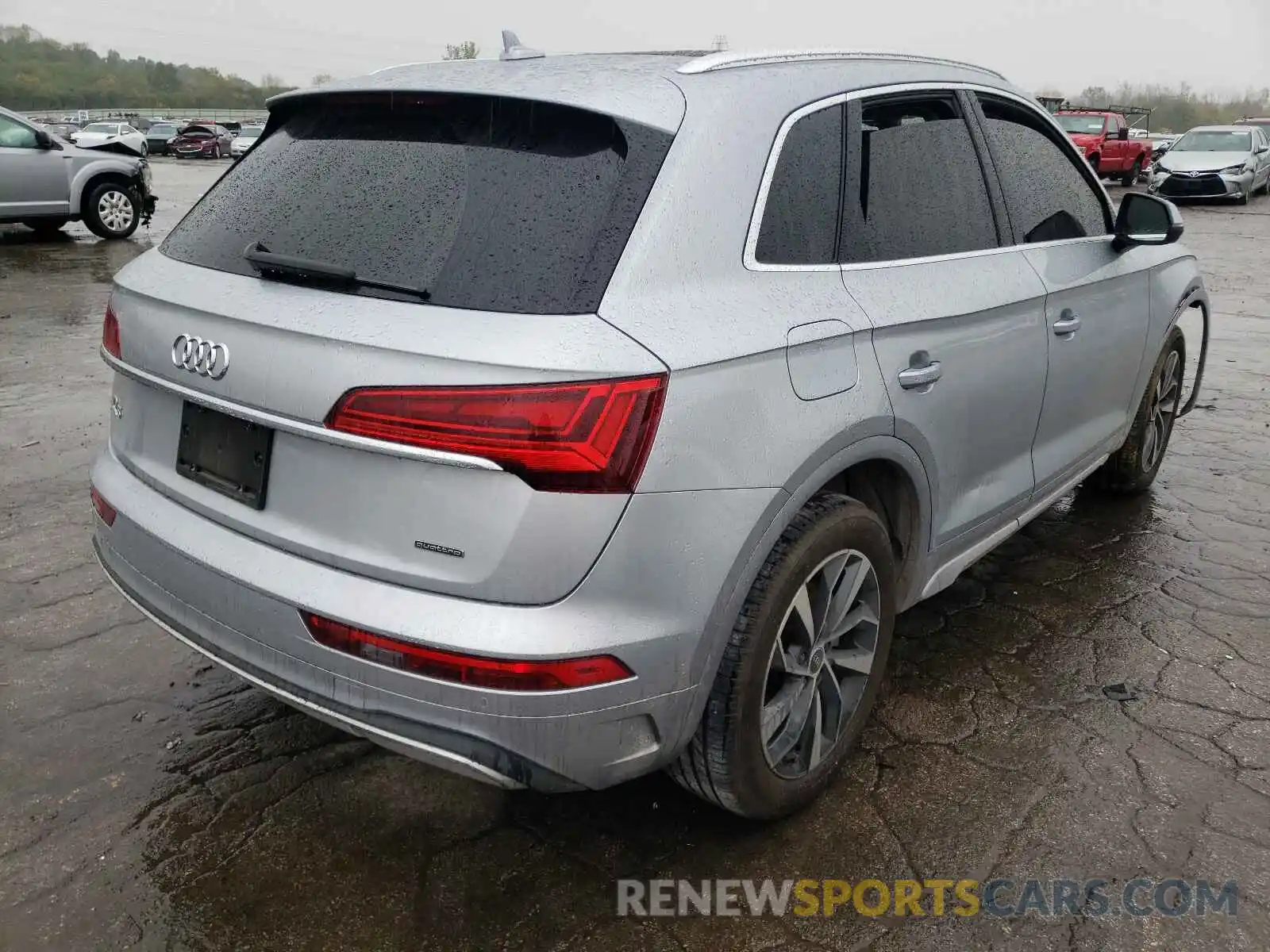 4 Photograph of a damaged car WA1BAAFY4M2033743 AUDI Q5 2021