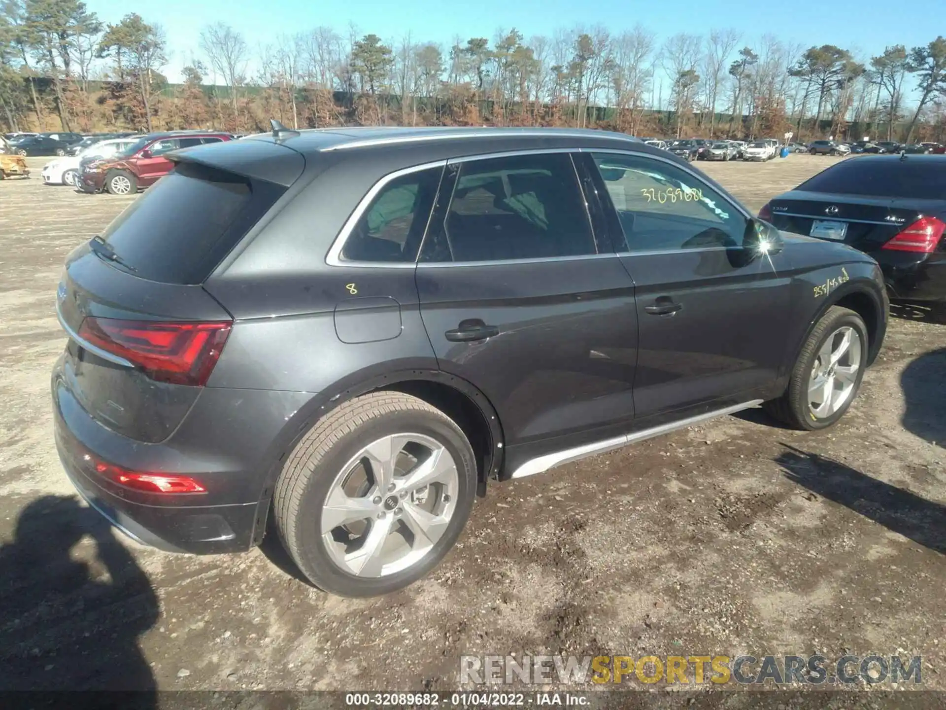 4 Photograph of a damaged car WA1BAAFY4M2035251 AUDI Q5 2021