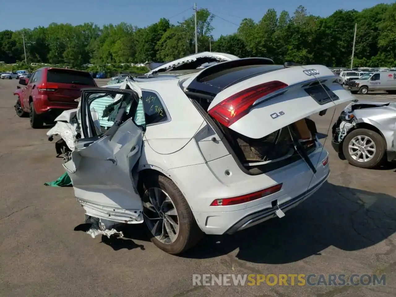 3 Photograph of a damaged car WA1BAAFY4M2108702 AUDI Q5 2021