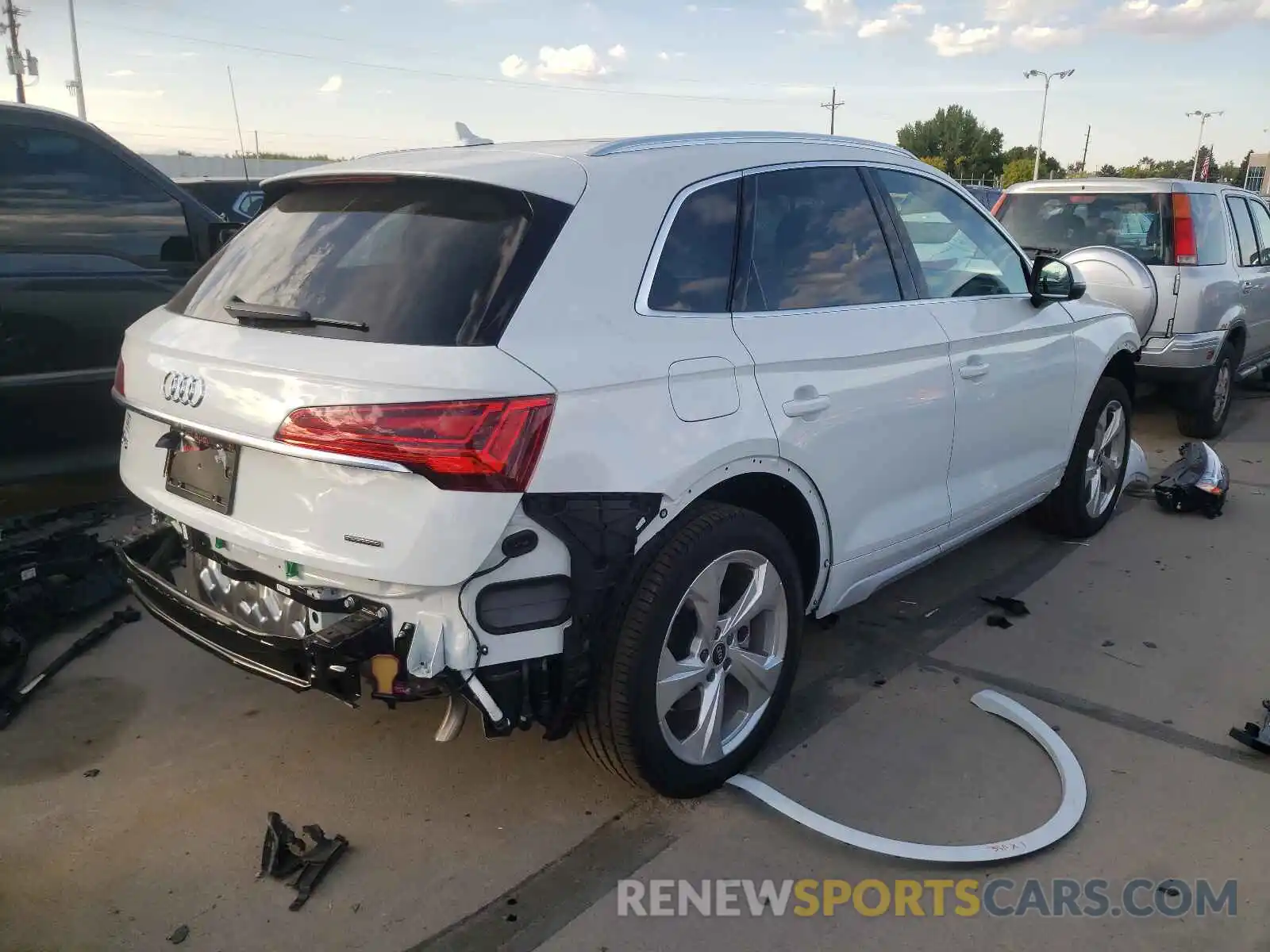 4 Photograph of a damaged car WA1BAAFY4M2133633 AUDI Q5 2021