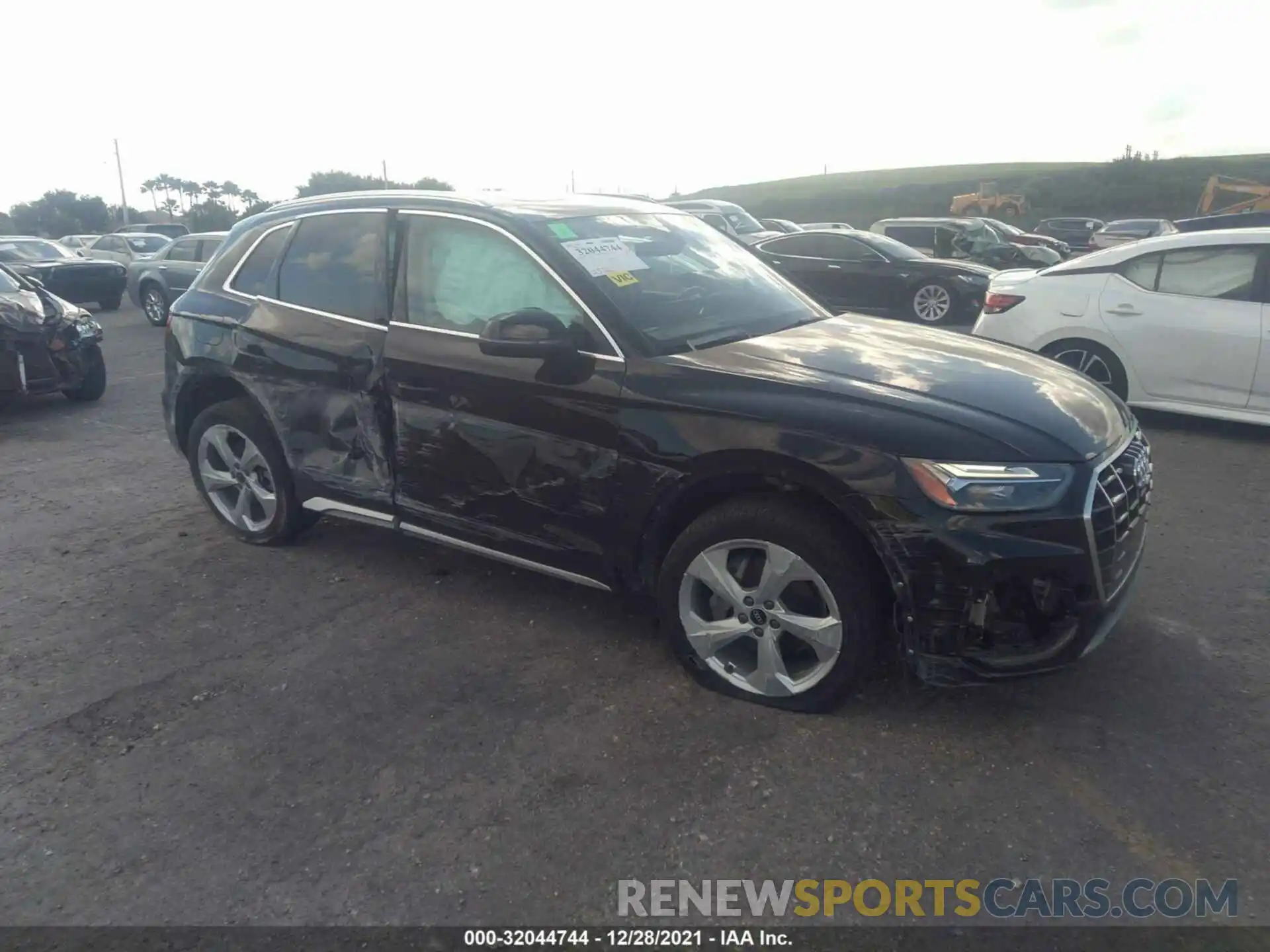 1 Photograph of a damaged car WA1BAAFY5M2022590 AUDI Q5 2021