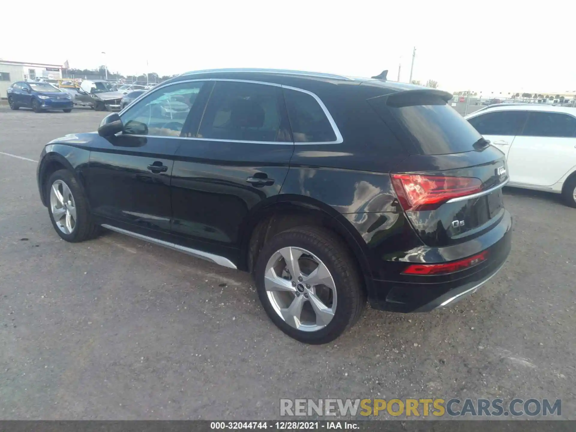 3 Photograph of a damaged car WA1BAAFY5M2022590 AUDI Q5 2021