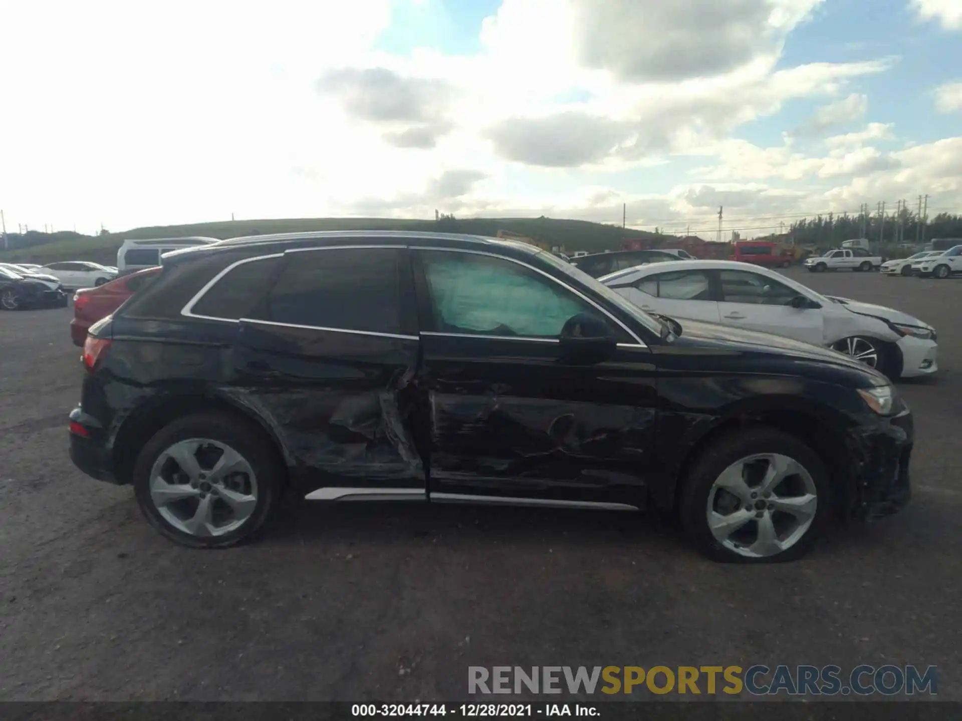 6 Photograph of a damaged car WA1BAAFY5M2022590 AUDI Q5 2021