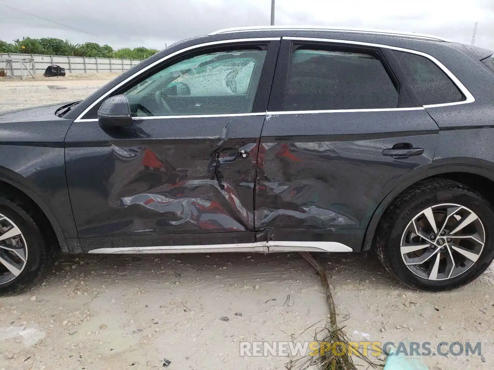 9 Photograph of a damaged car WA1BAAFY5M2051202 AUDI Q5 2021