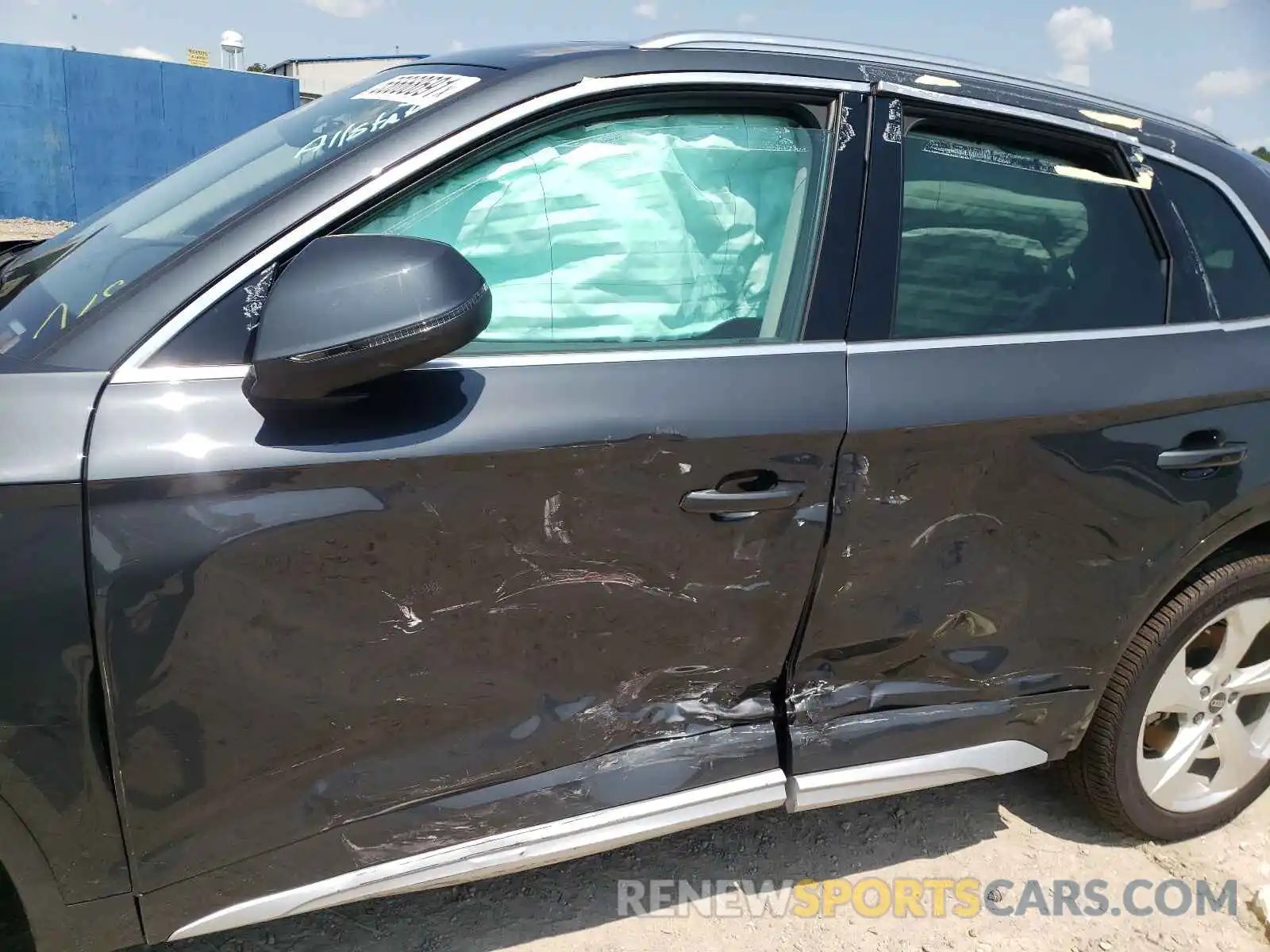 9 Photograph of a damaged car WA1BAAFY5M2060207 AUDI Q5 2021