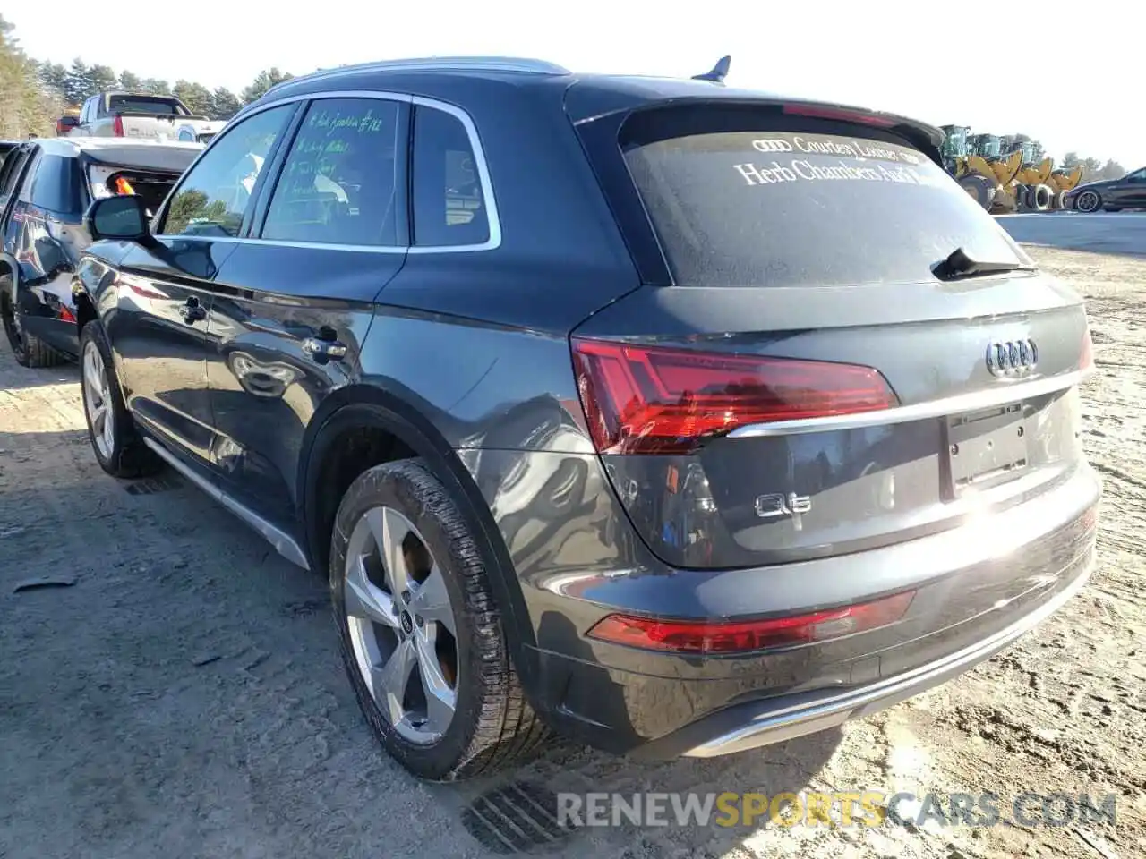 3 Photograph of a damaged car WA1BAAFY5M2062815 AUDI Q5 2021